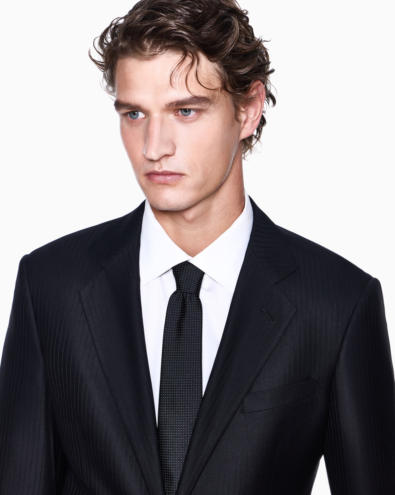 Costume gamme Soho à simple boutonnage en laine vierge finement rayée Diapositive 3