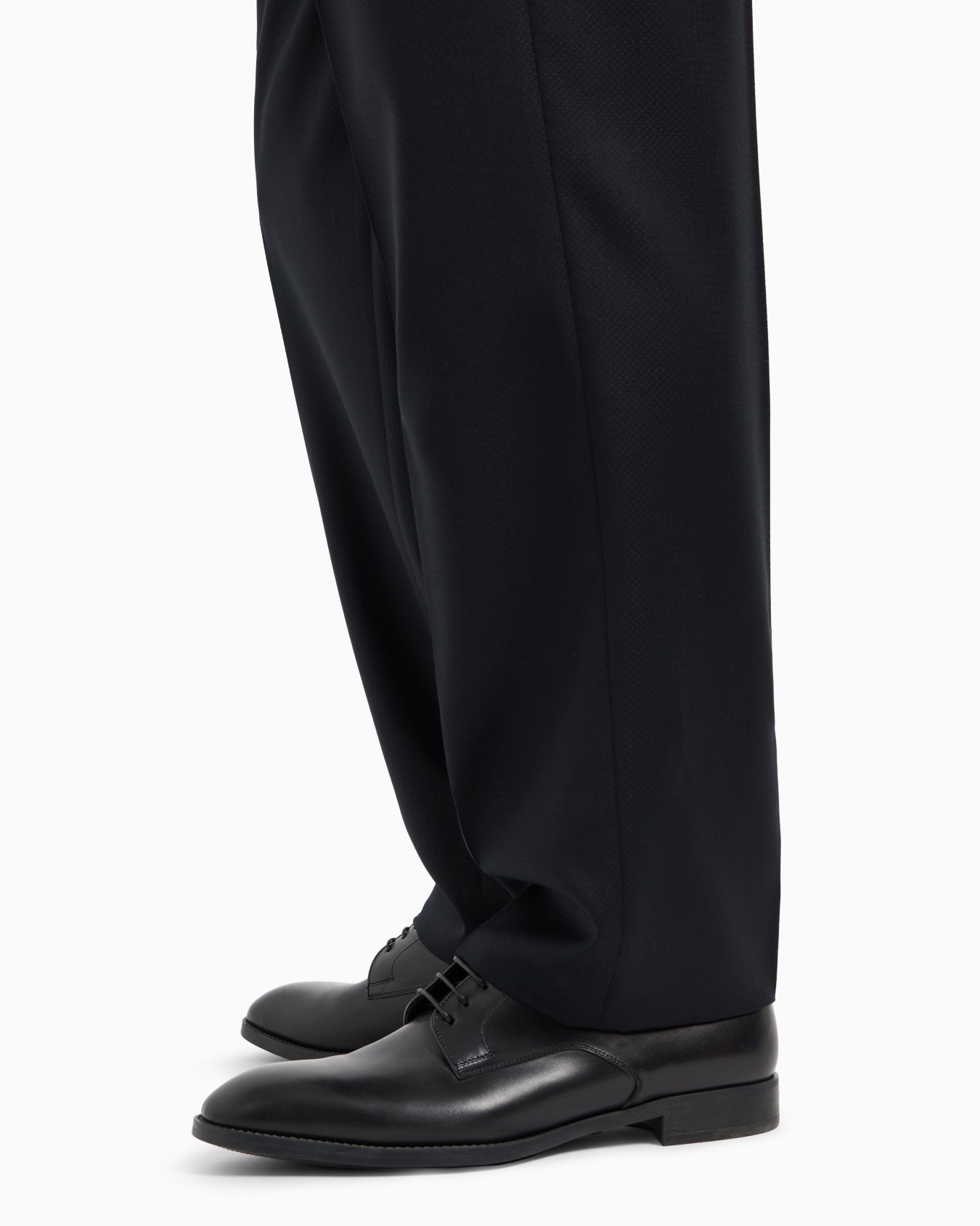 Costume gamme Soho à simple boutonnage en laine vierge armurée Diapositive 6