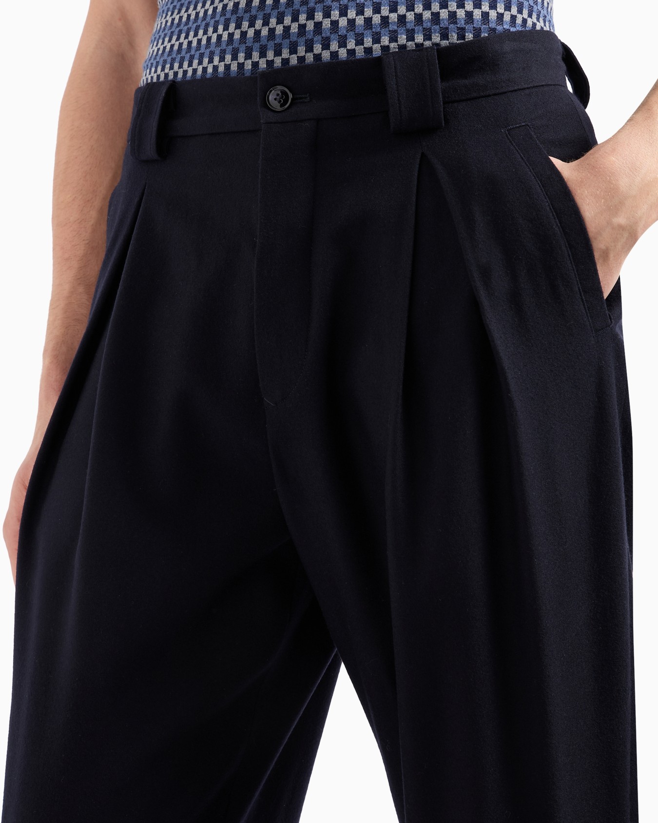 Pantalon à pince simple en tissu de laine léger Diapositive 4