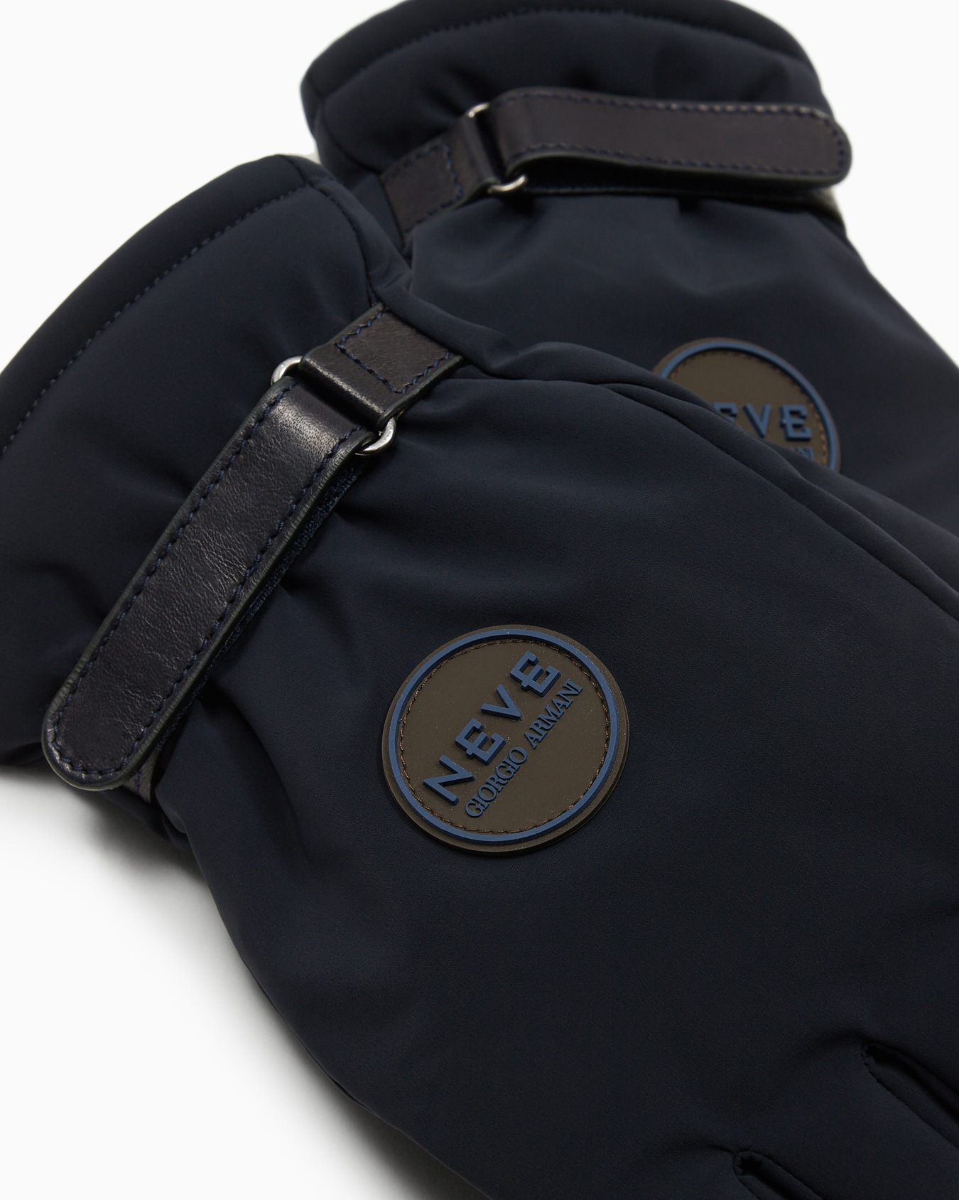 ジョルジオ アルマーニ ネーヴェ グローブ テクニカルファブリック スライドする 1