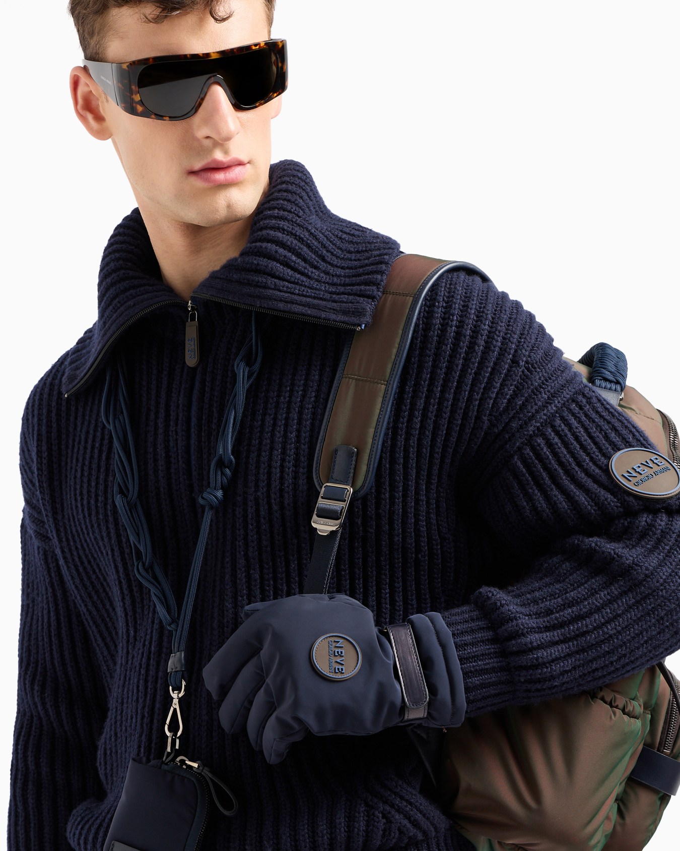 ジョルジオ アルマーニ ネーヴェ グローブ テクニカルファブリック スライドする 2