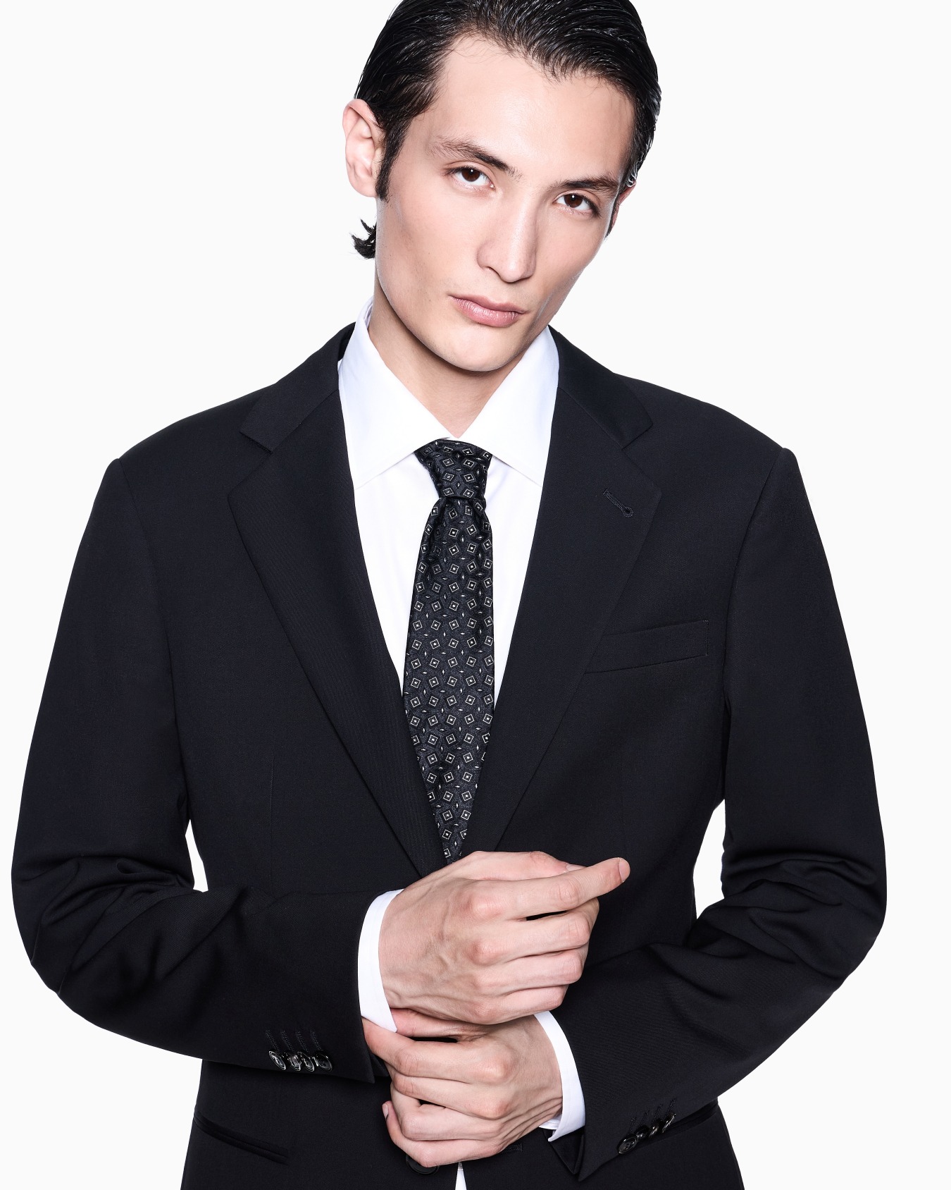 Silk tie with geometric jacquard motif Slide 2