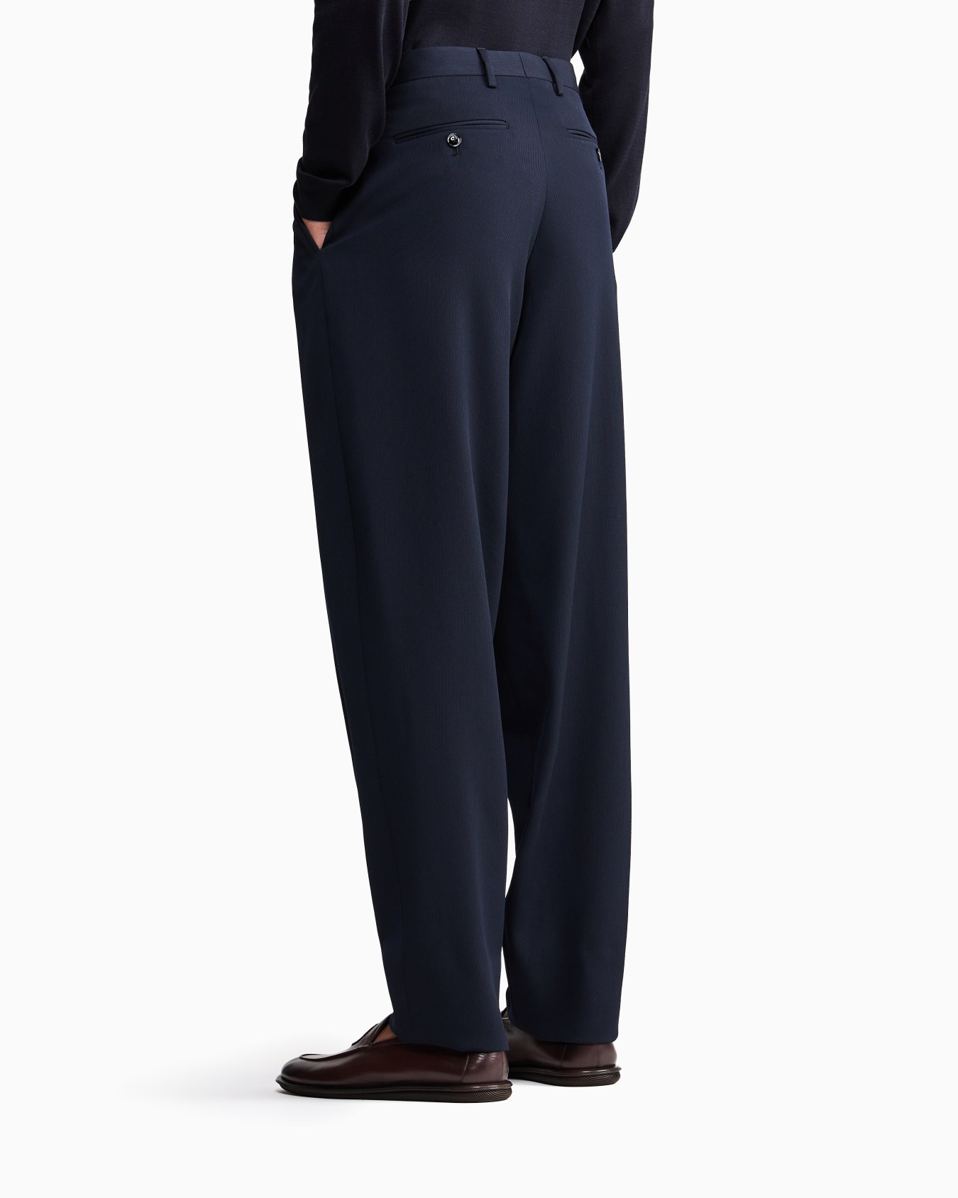 Double-pleat trousers in virgin wool canneté Slide 5