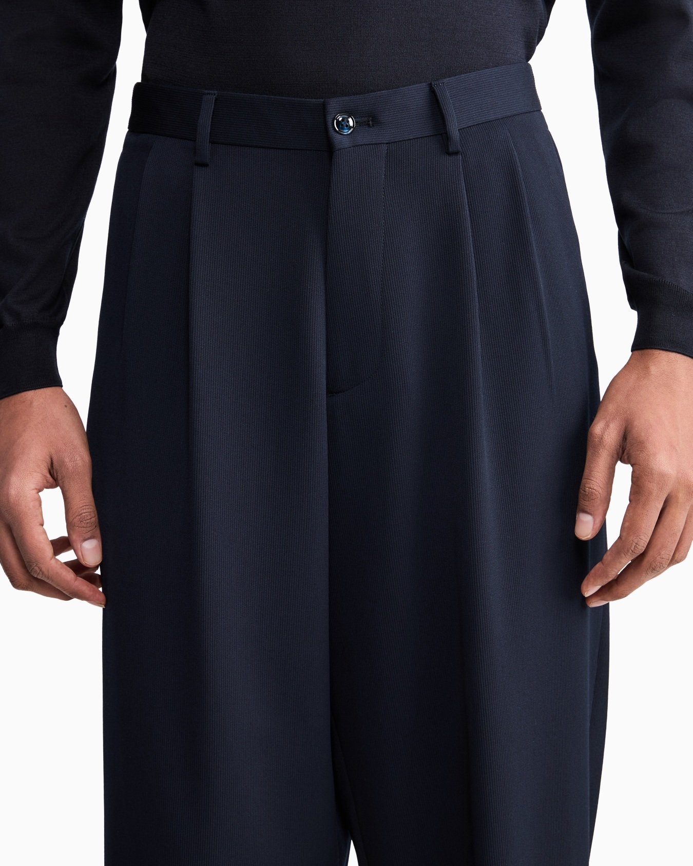 Double-pleat trousers in virgin wool canneté Slide 6