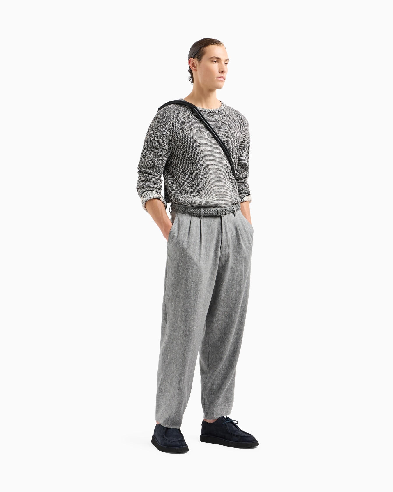 Double-pleat trousers in chevron linen and virgin wool Slide 2