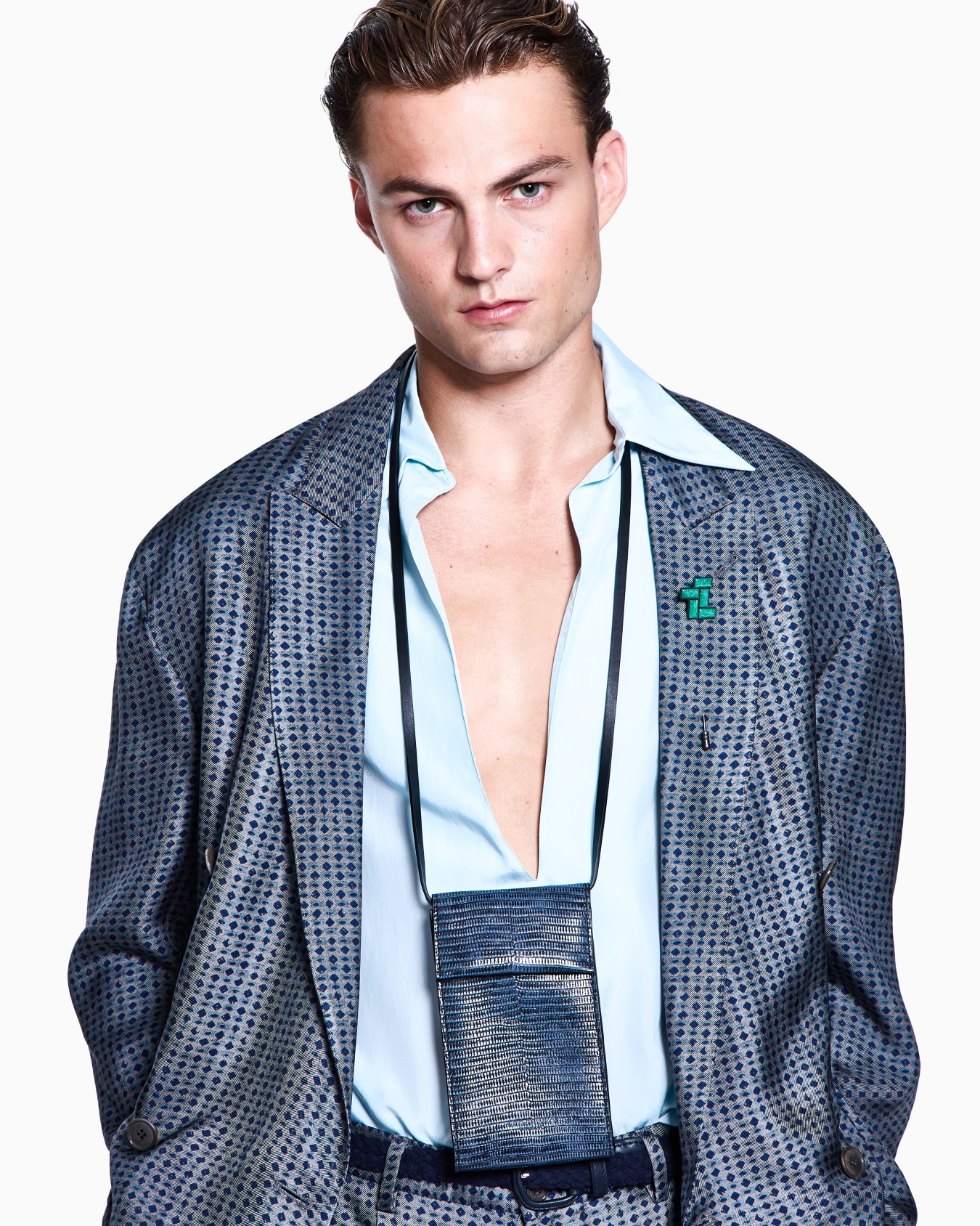 Pantaloni a due pinces in viscosa stampata Slide 4