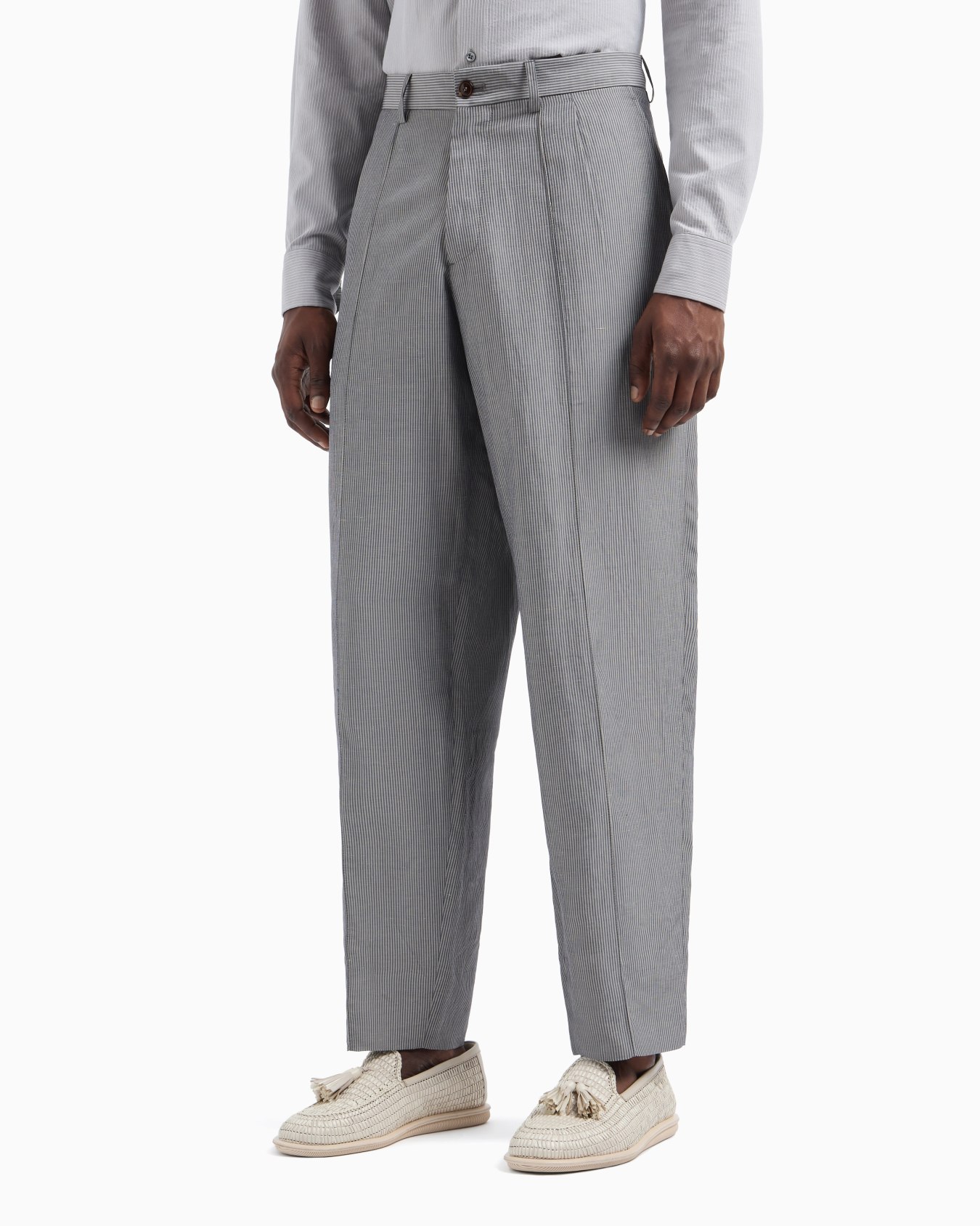 Striped viscose and linen single-pleat trousers Slide 4