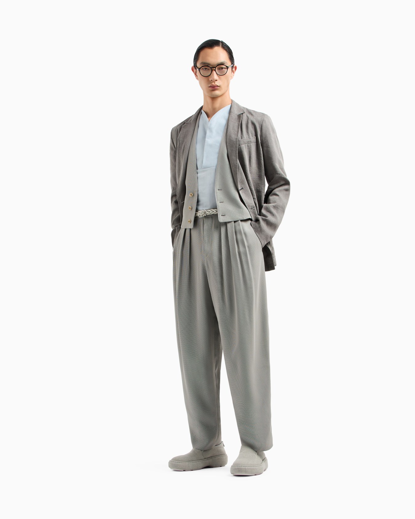 Double-pleat trousers in a micro-textured viscose blend Slide 2