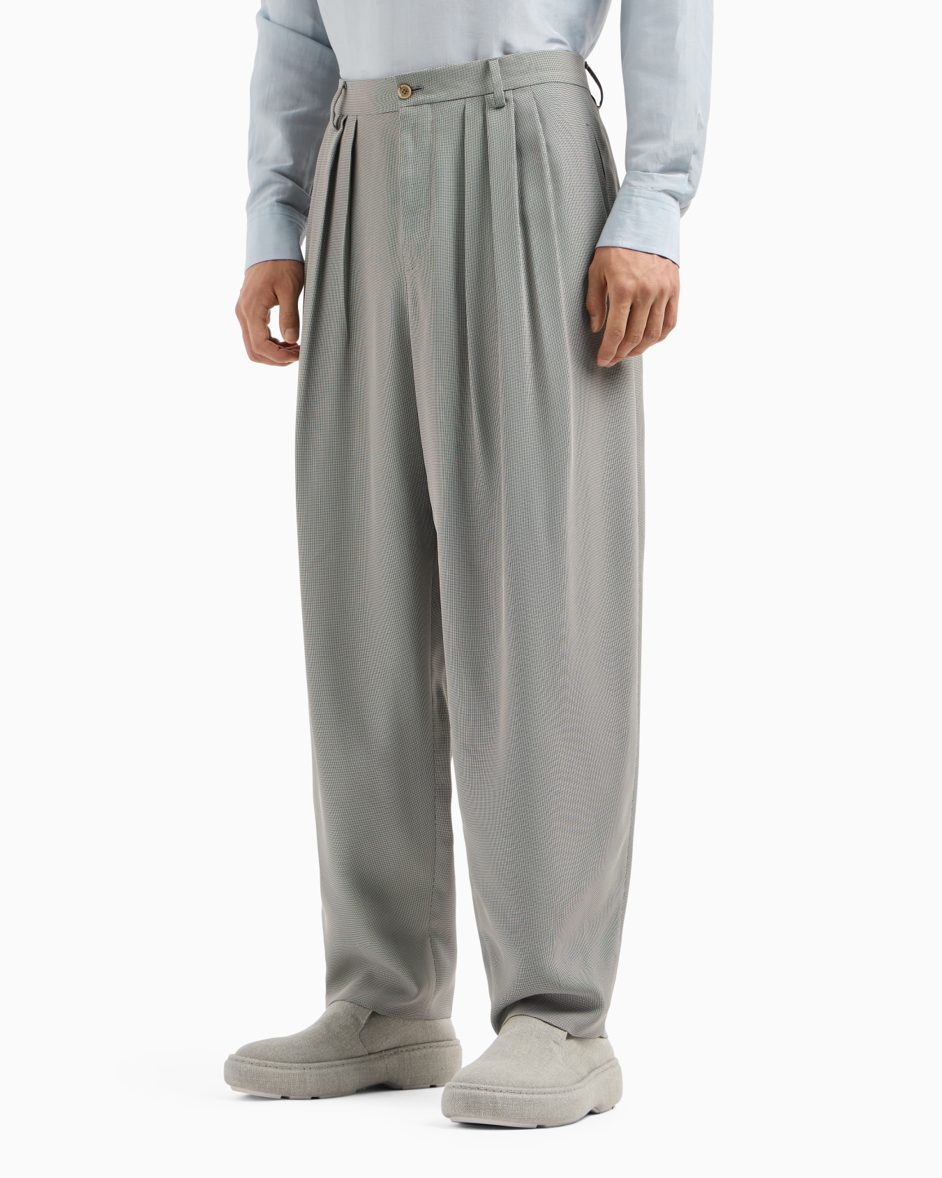 Double-pleat trousers in a micro-textured viscose blend Slide 4
