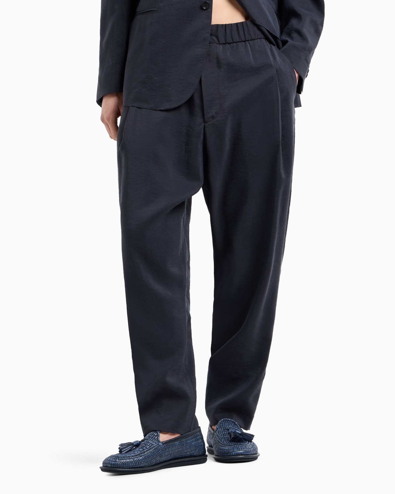 Pantalones con una pinza en mezcla de seda lavada Diapositiva 3