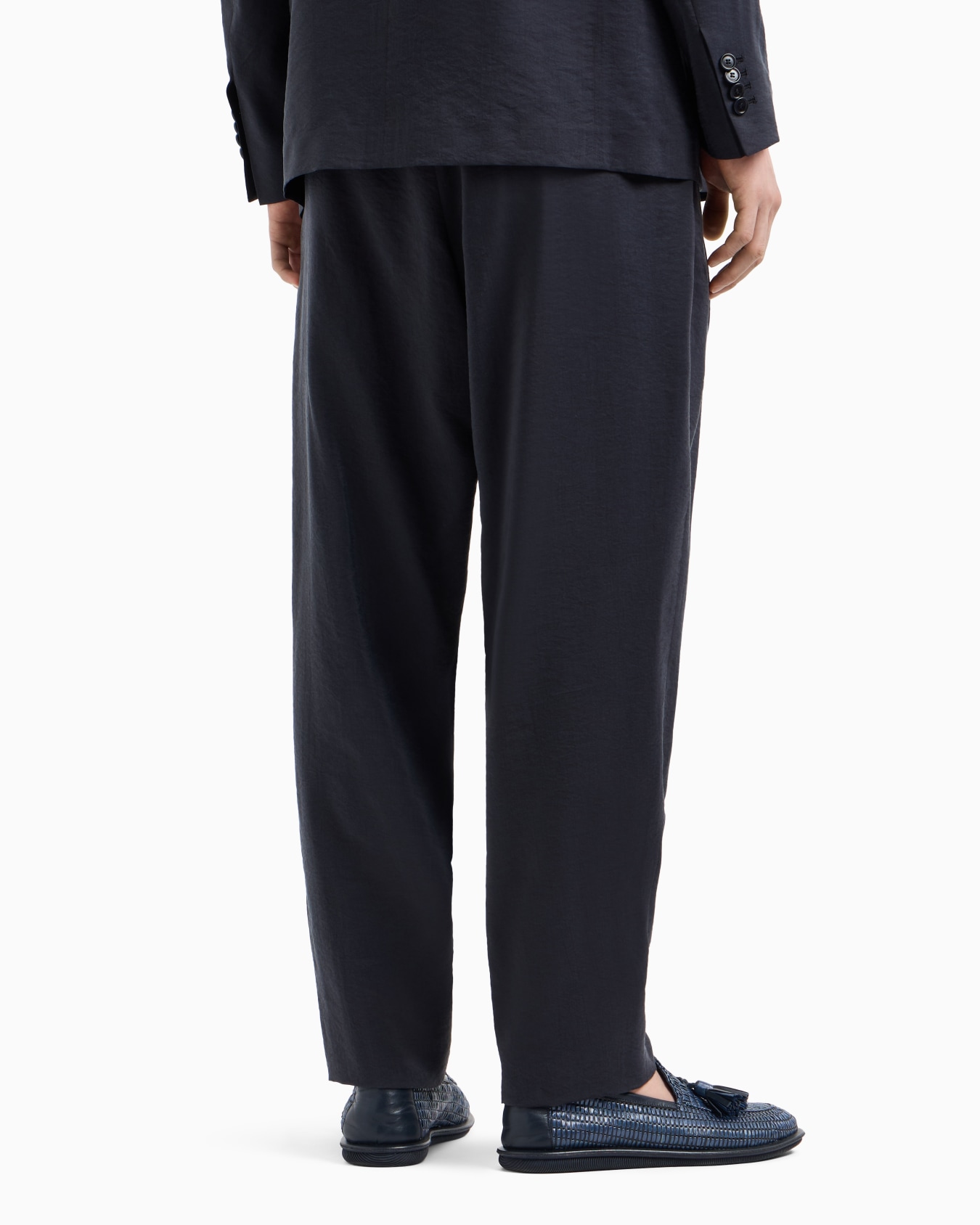 Pantalones con una pinza en mezcla de seda lavada Diapositiva 2