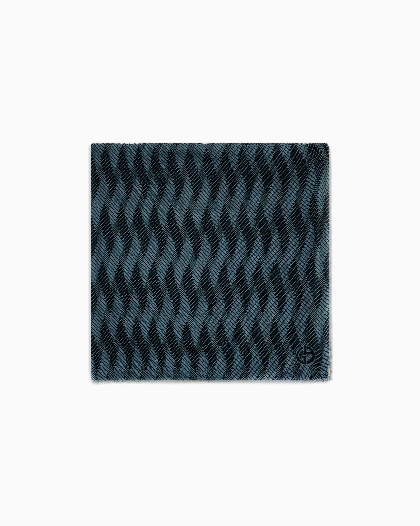 Pleated cashmere scarf Slide 0