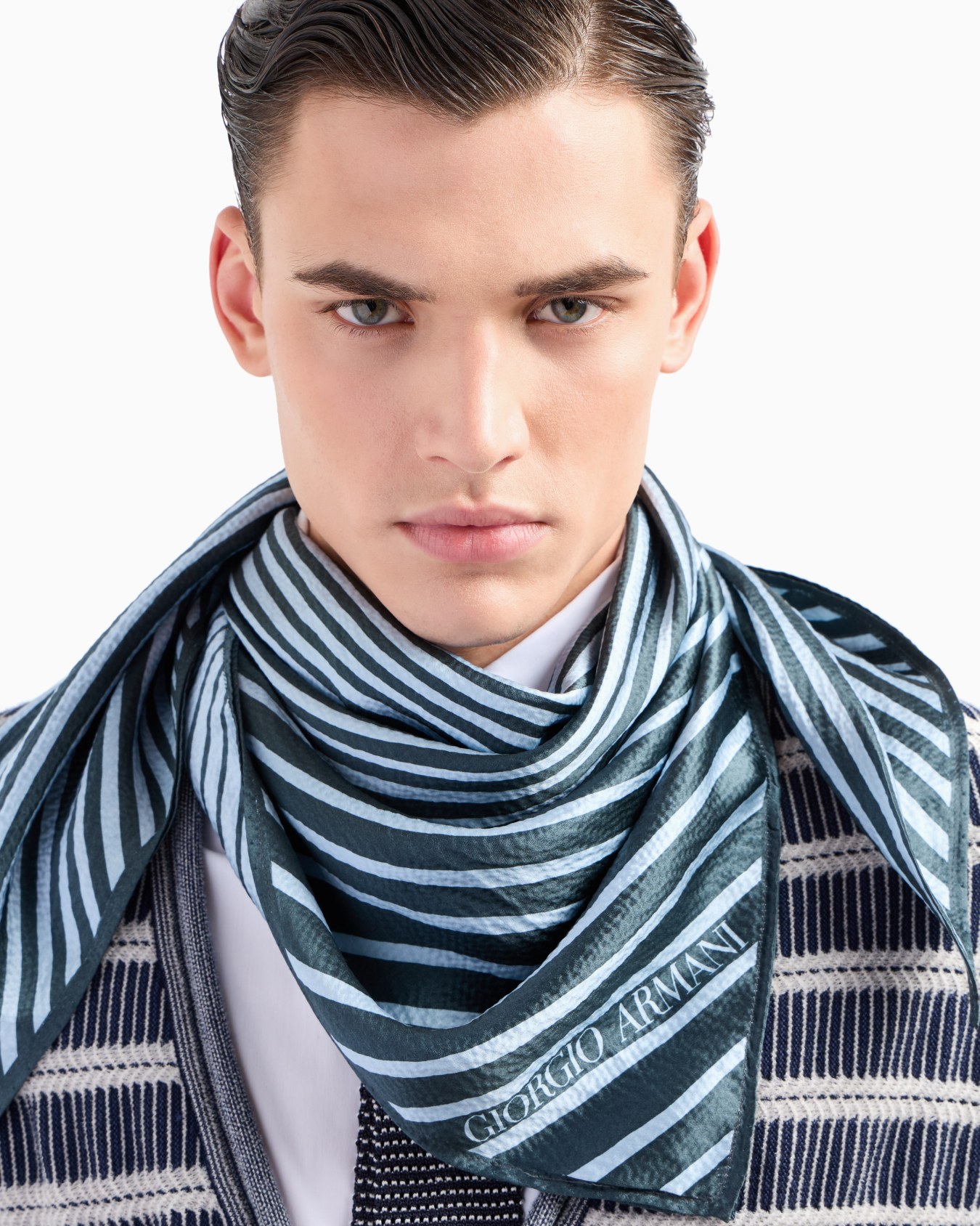Printed silk foulard  Slide 2