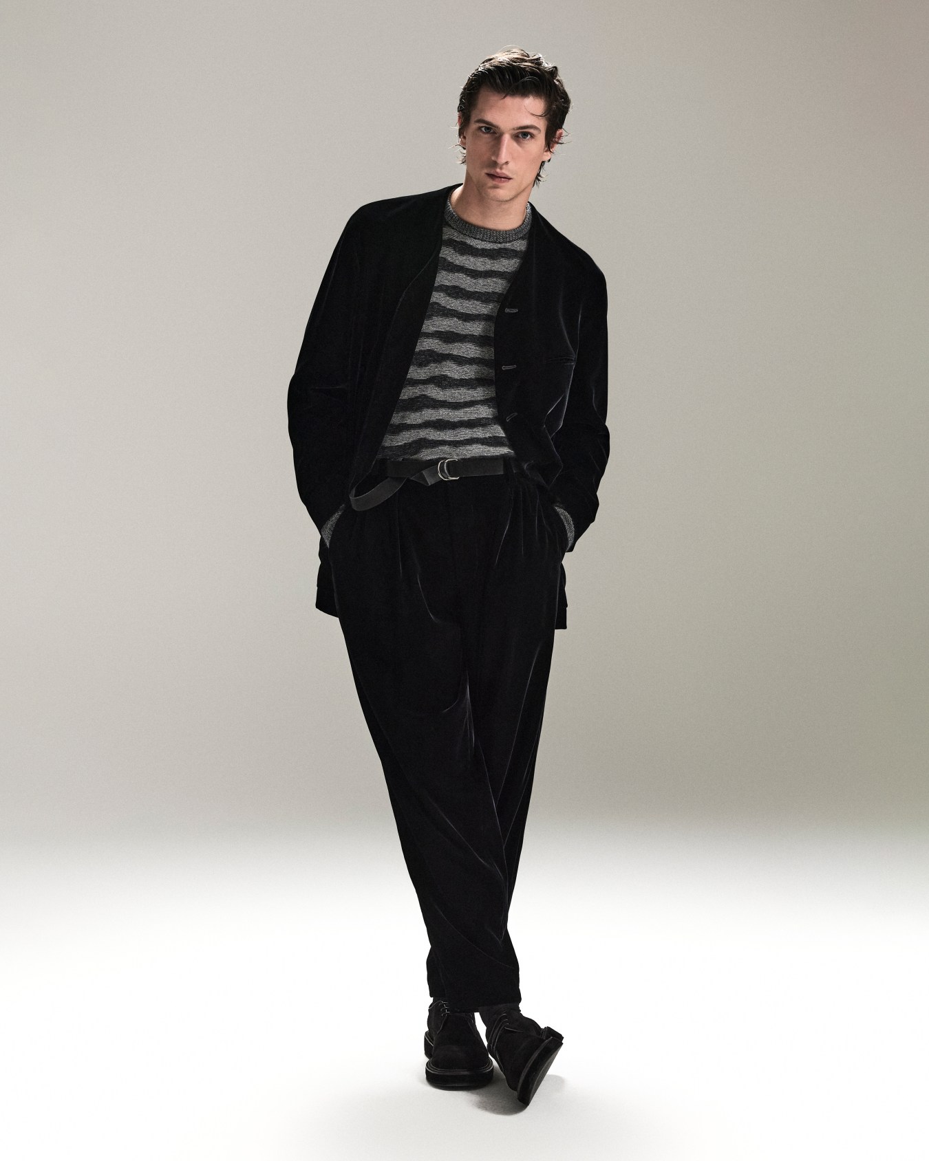 Double-darted velvet trousers Slide 5