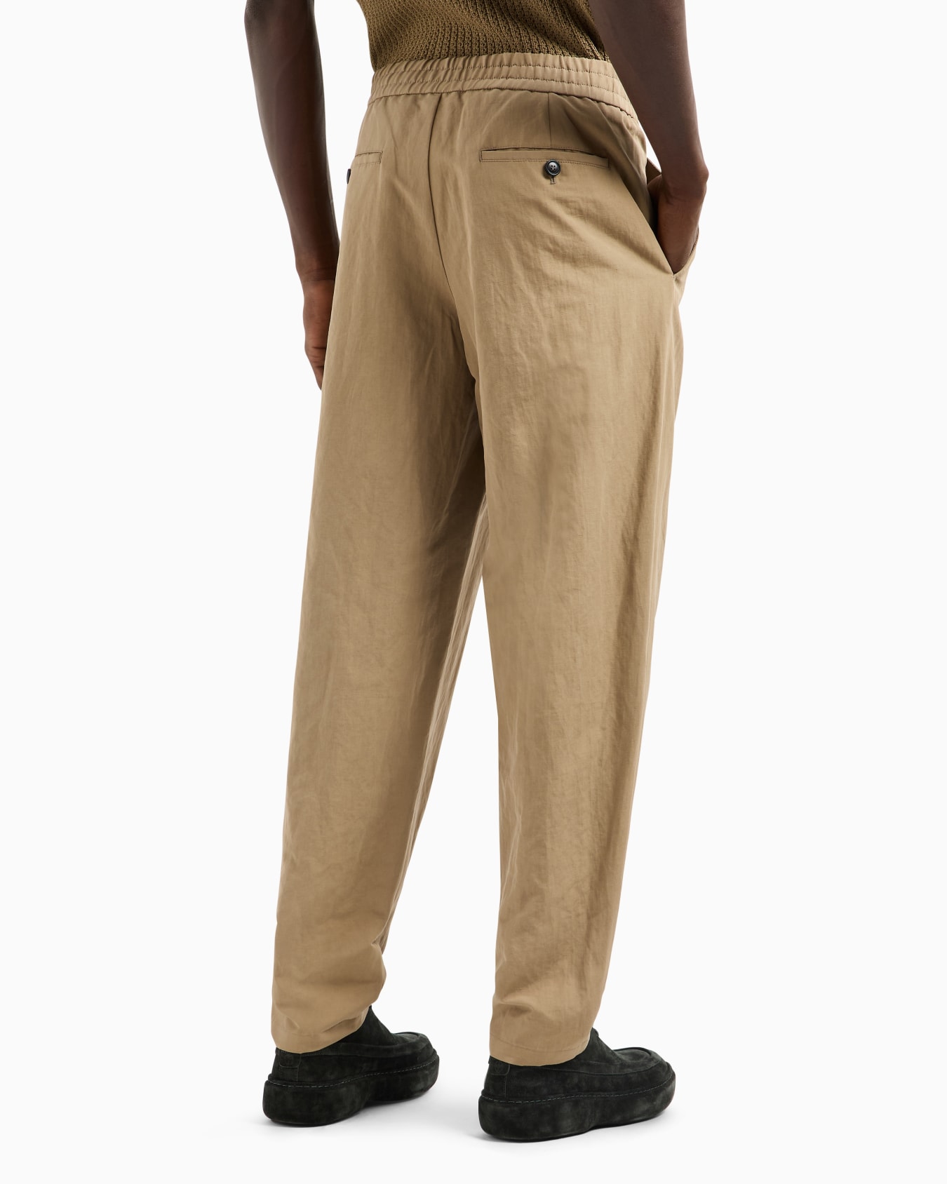 Single-pleat cotton and linen trousers Slide 2