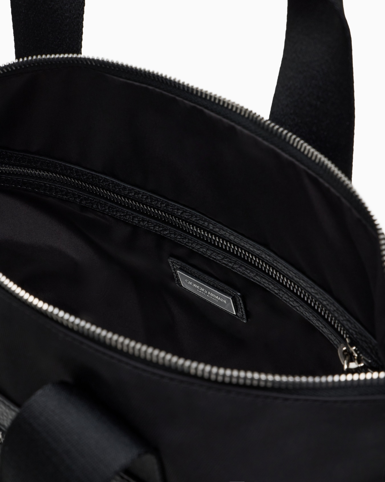 Small shopper bag in recycled nylon and pebbled leather Slide 3