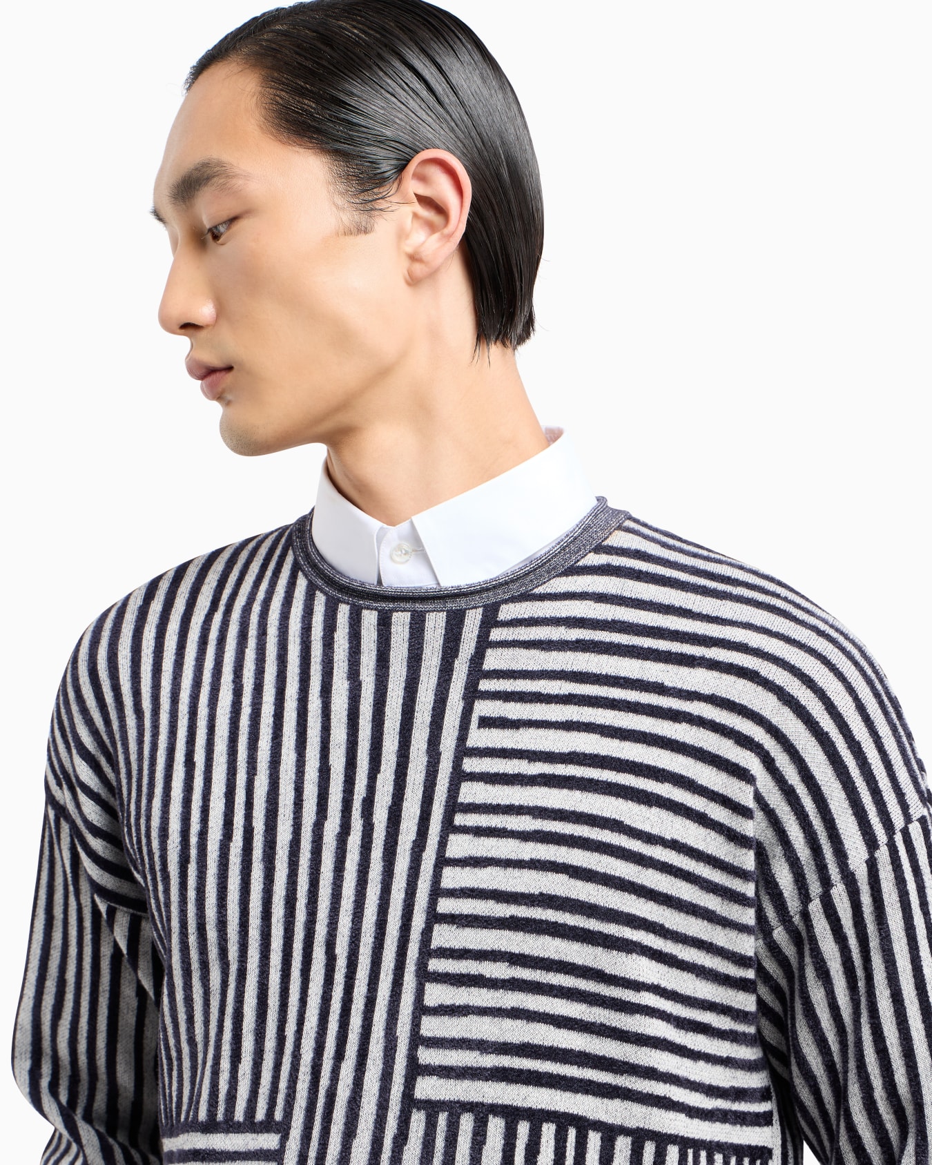 Crew-neck jumper in a viscose and cotton jacquard Slide 5