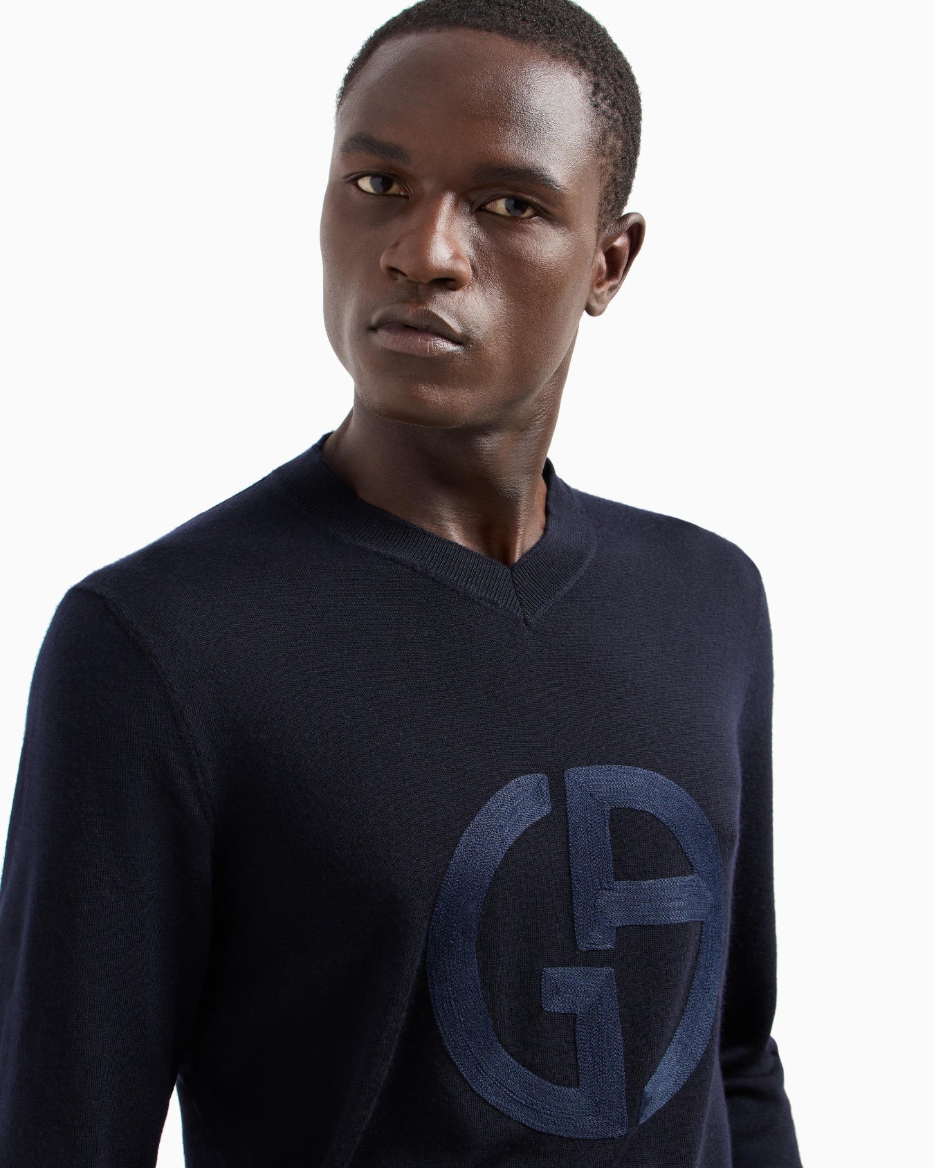 V-neck jumper in virgin wool and cashmere Slide 5