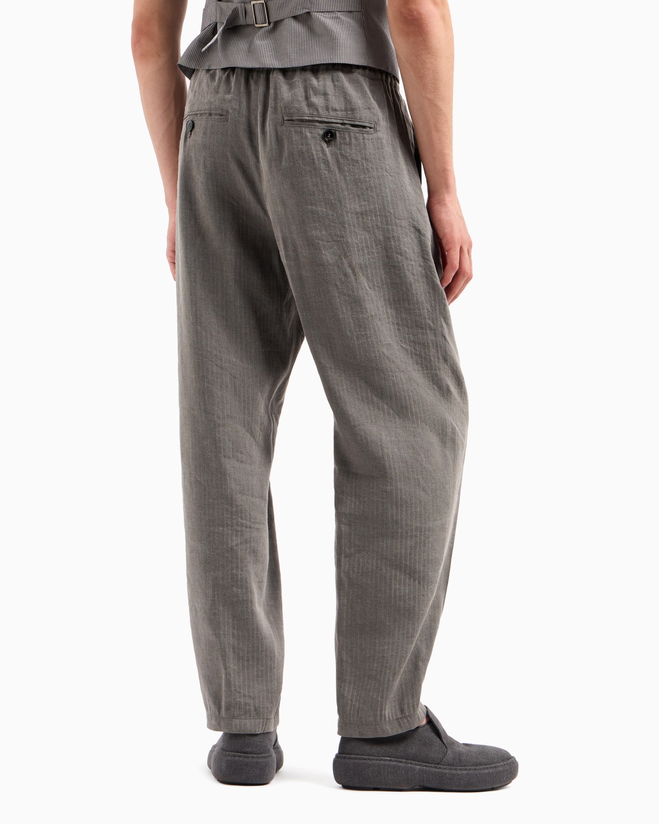 Linen and viscose canvas single-pleat trousers Slide 3