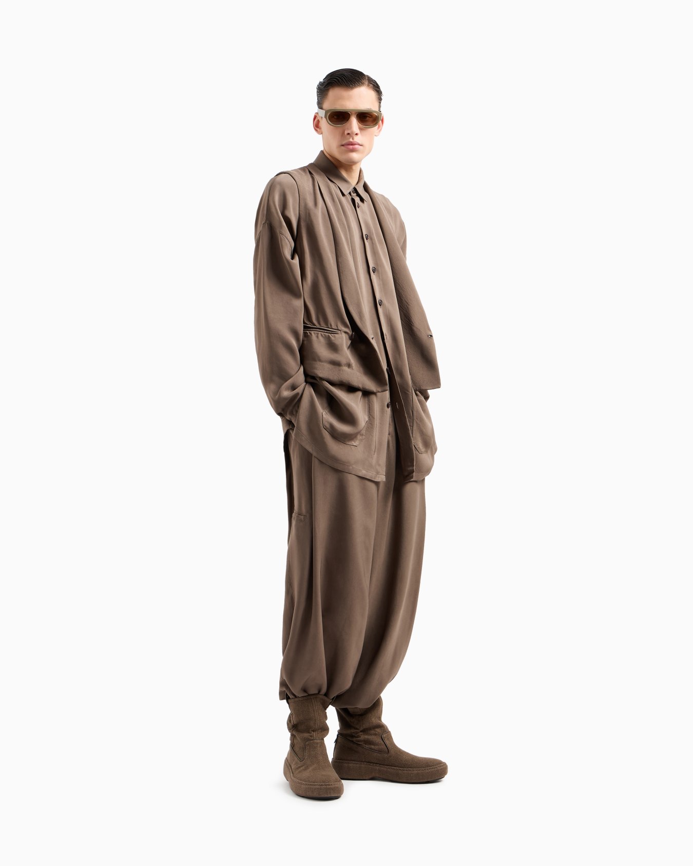 Wide-leg viscose trousers Slide 1