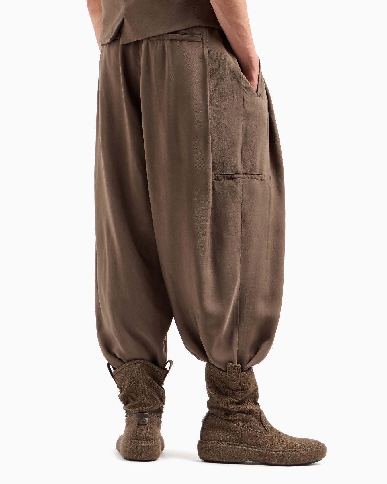 Wide-leg viscose trousers Slide 2