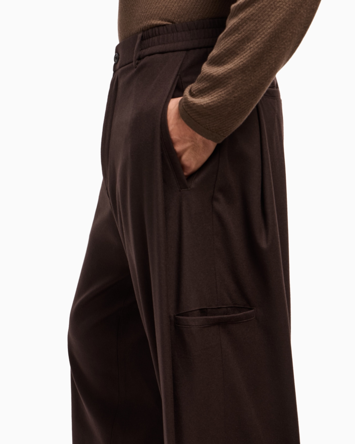 Flat-front trousers in lightweight wool cloth Slide 5