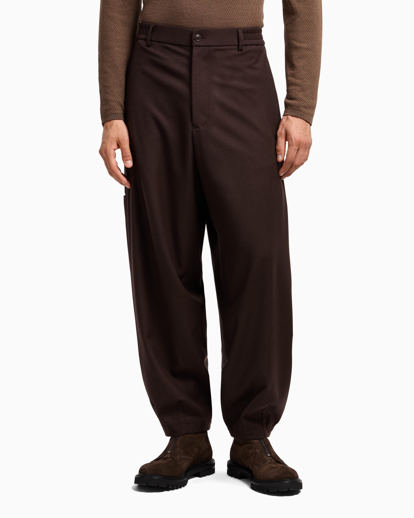 Flat-front trousers in lightweight wool cloth Slide 4