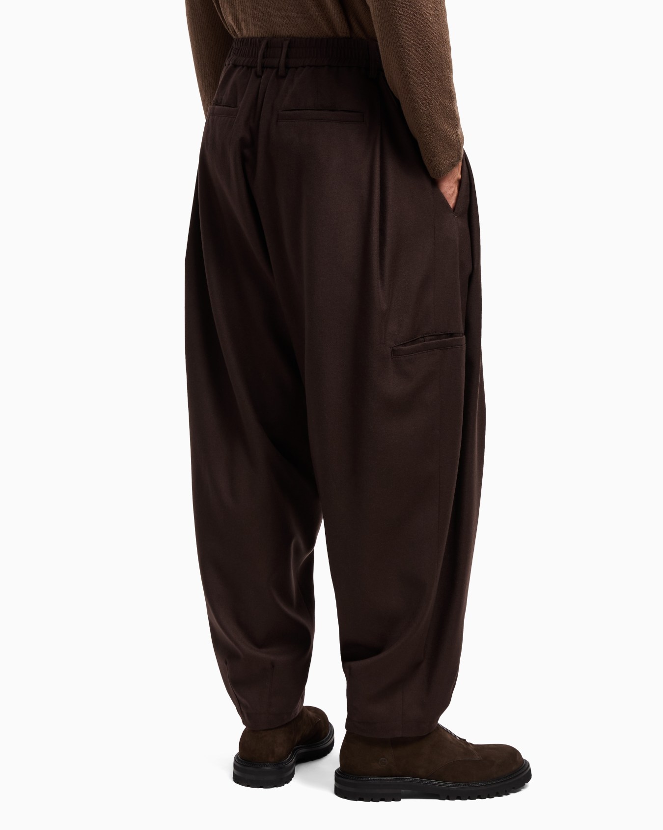 Flat-front trousers in lightweight wool cloth Slide 3