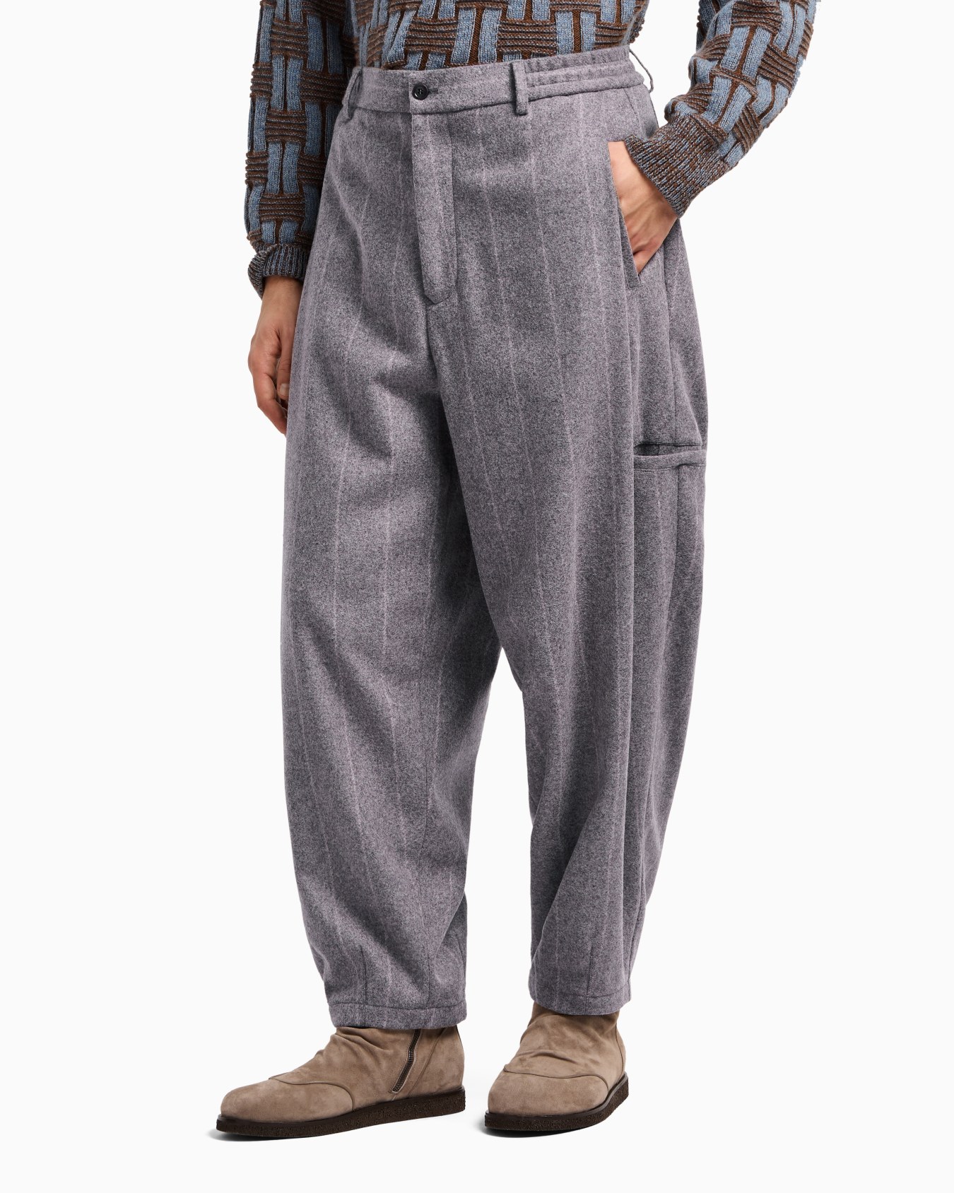 Pantalon sans pince en tissu de laine à fines rayures Diapositive 4