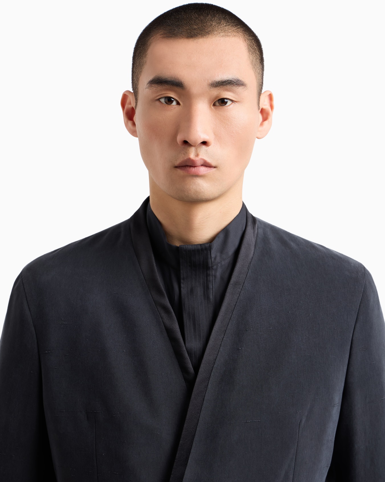 Regular-fit shirt in luxury cotton twill Slide 4