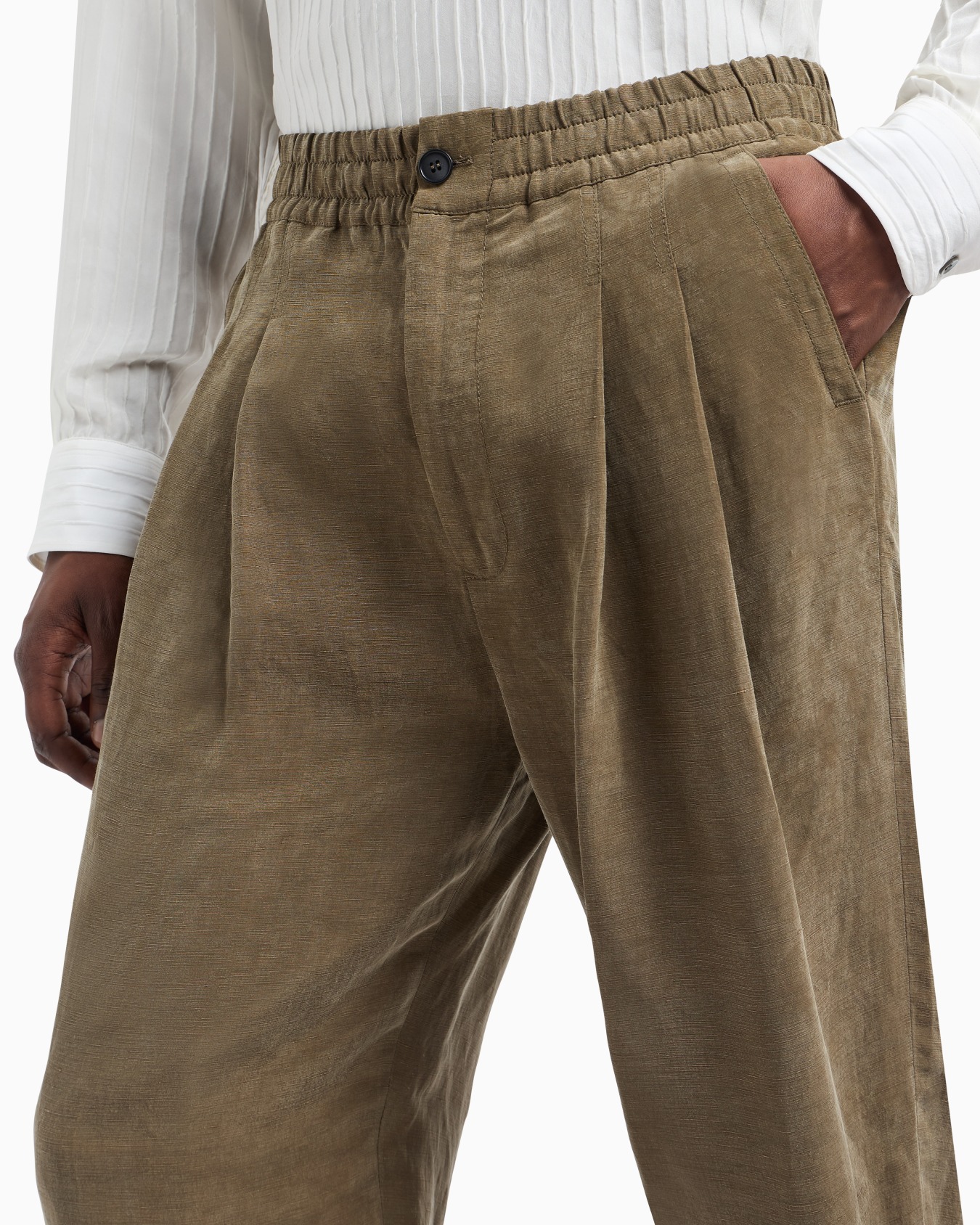 Double-pleat trousers in linen and Lyocell Slide 5