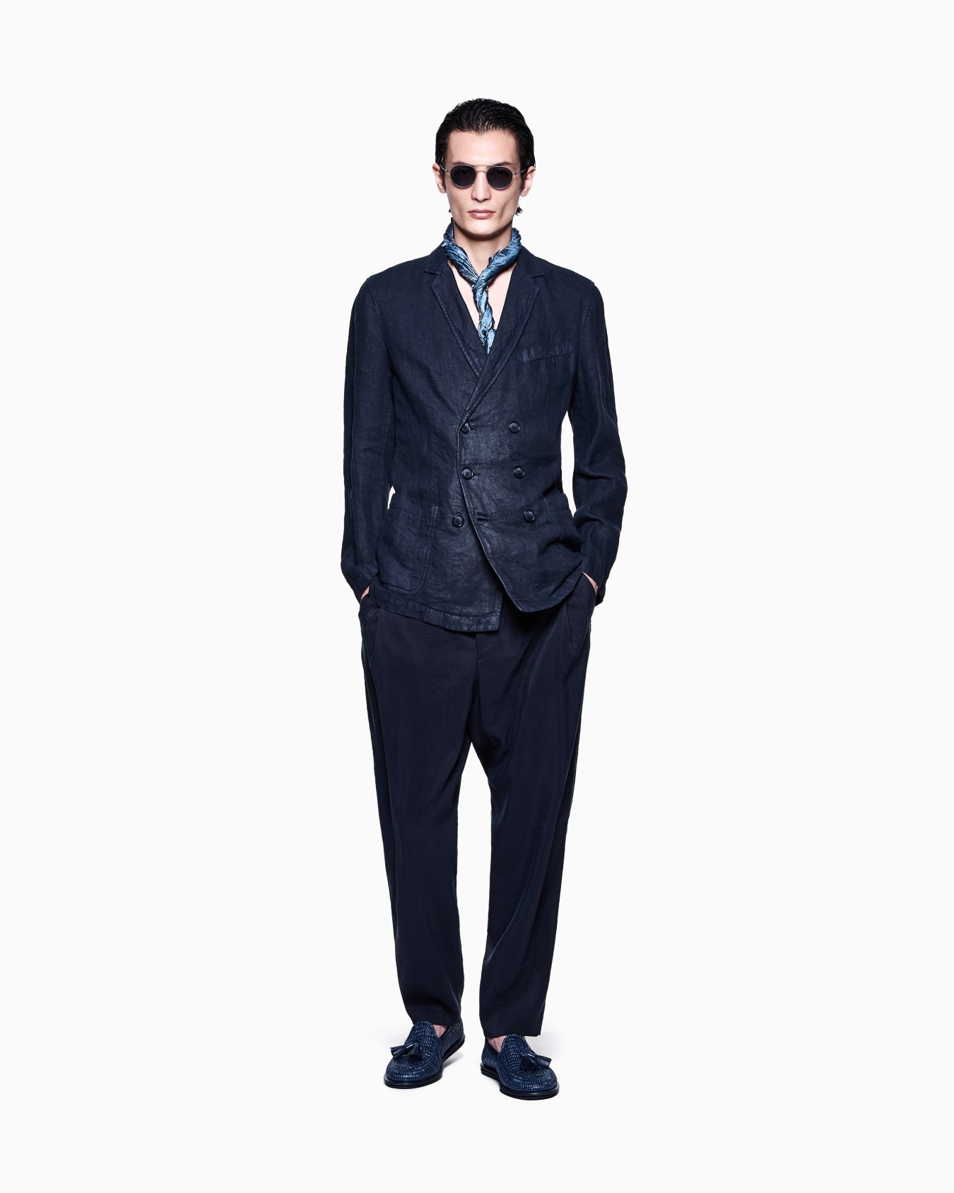 Double-breasted linen jacket Slide 1