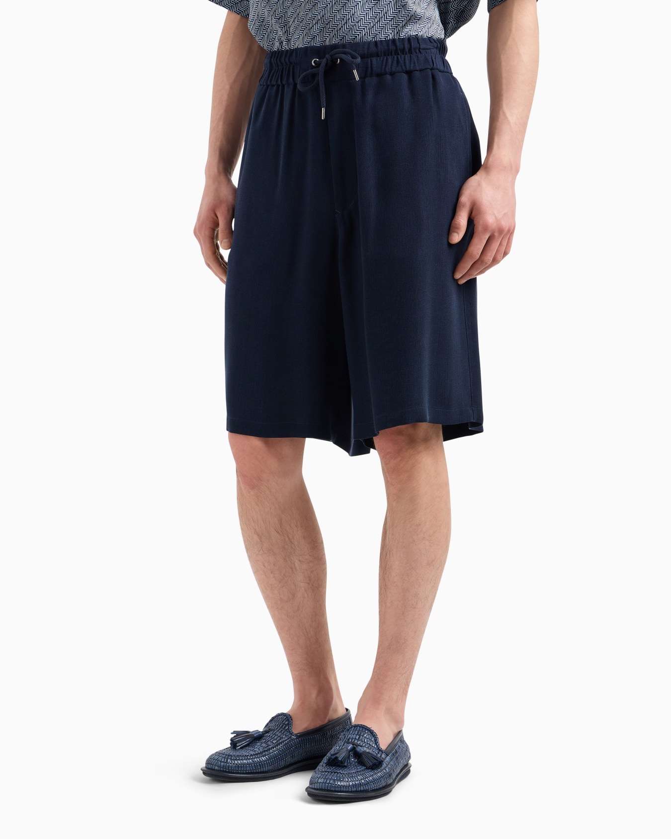 Basketweave cupro flat-front Bermuda shorts Slide 3