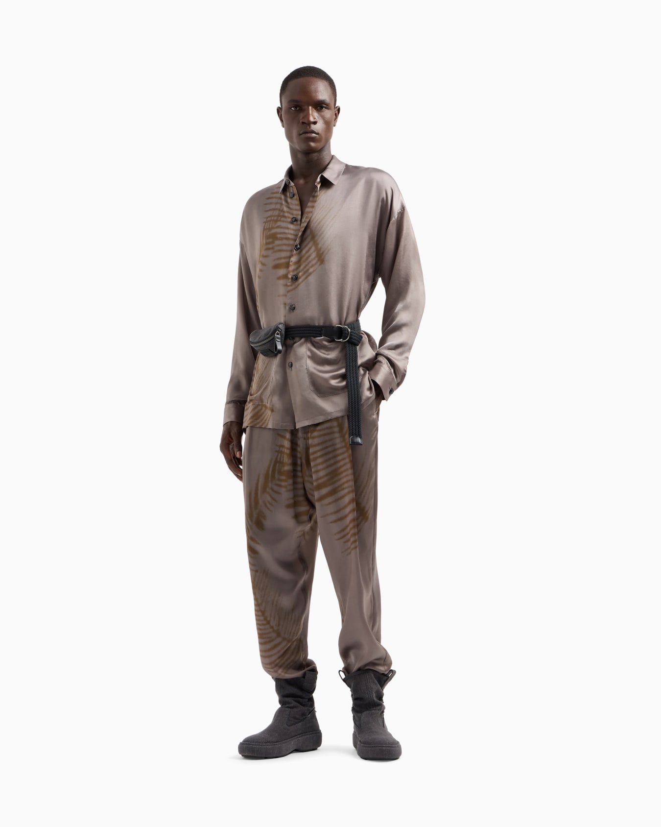 Hemdjacke aus bedrucktem Cupro Folie 1