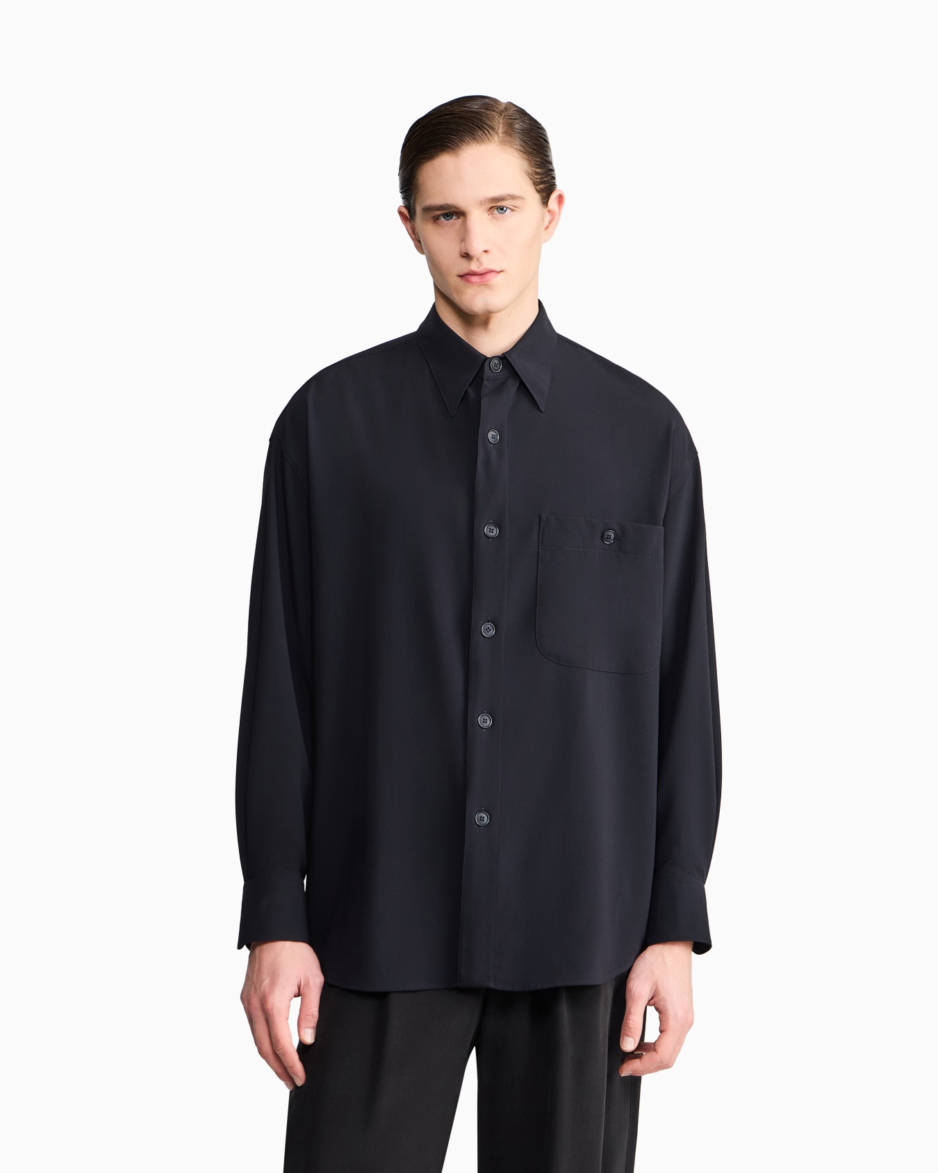 Locker geschnittenes Hemd aus Schurwollkrepp Folie 4