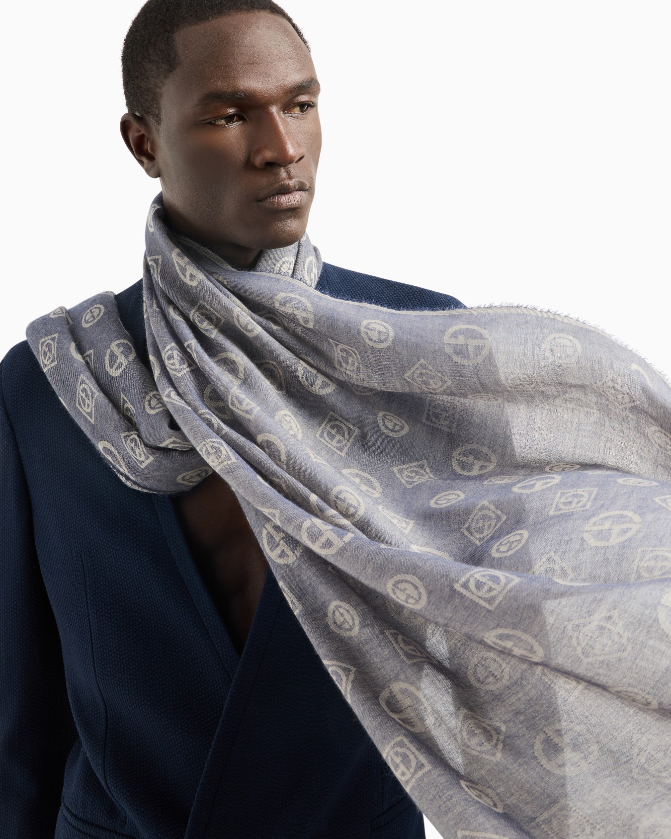 Jacquard cashmere stole Slide 2