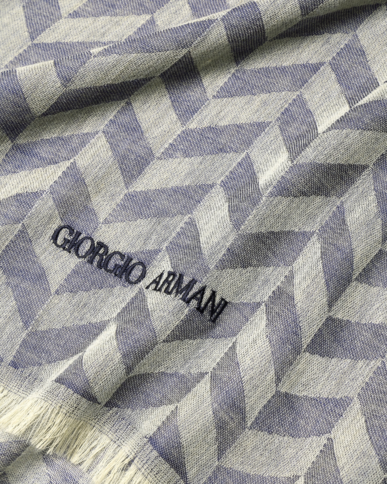 Jacquard cashmere stole Slide 1