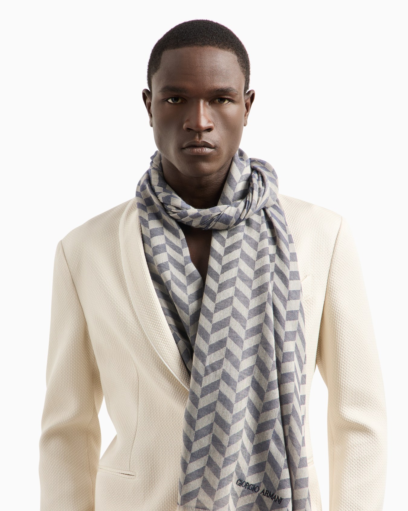 Jacquard cashmere stole Slide 2