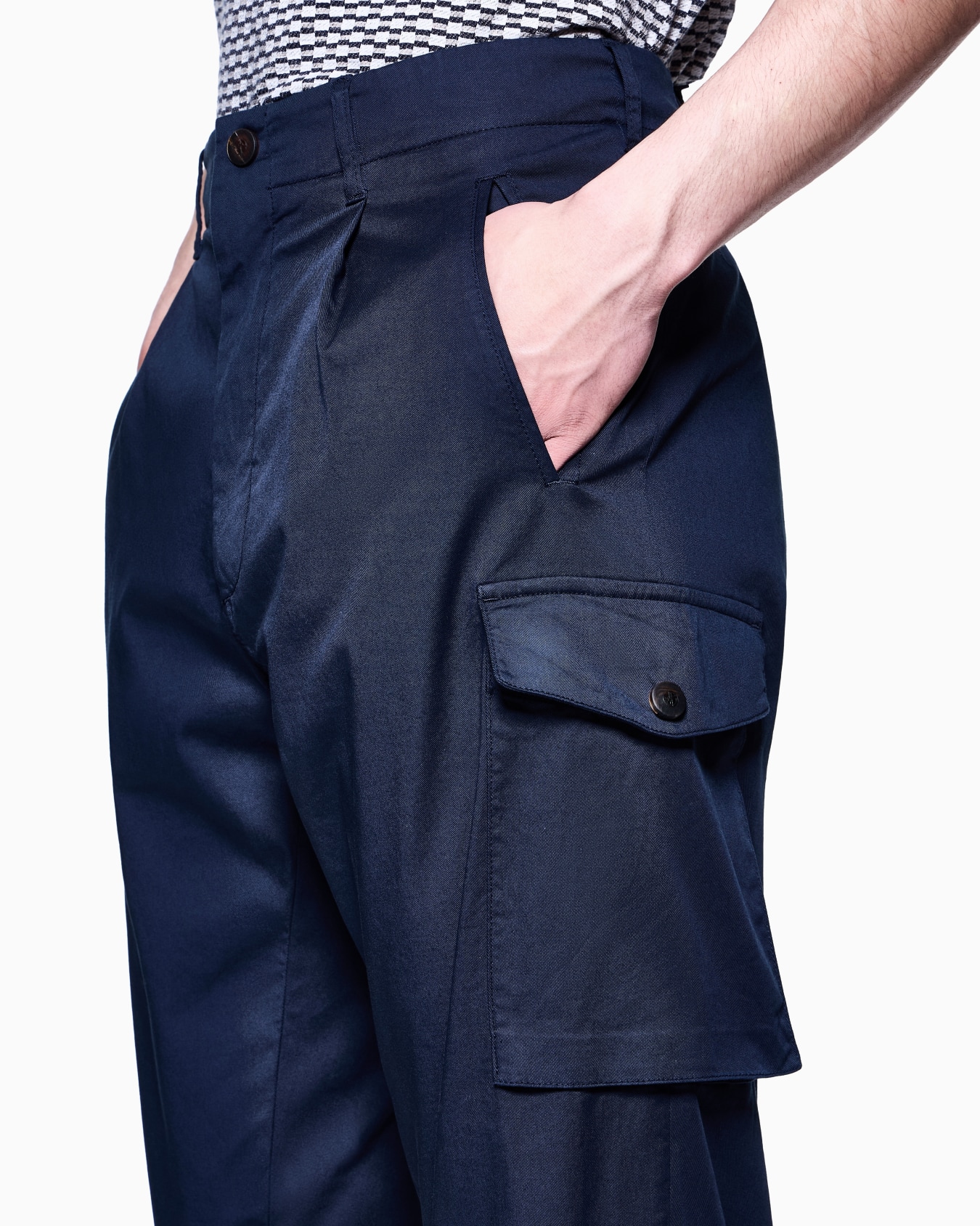 Cargo trousers in stretch cotton gabardine Slide 4