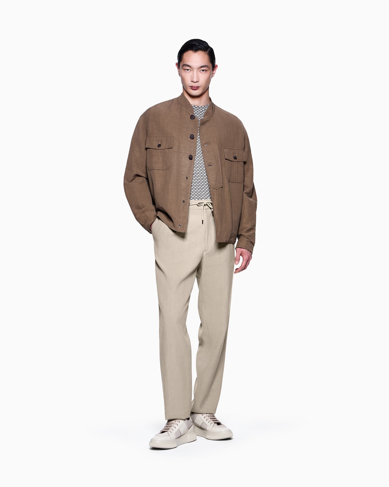 Single-pleat, linen-canvas trousers Slide 1