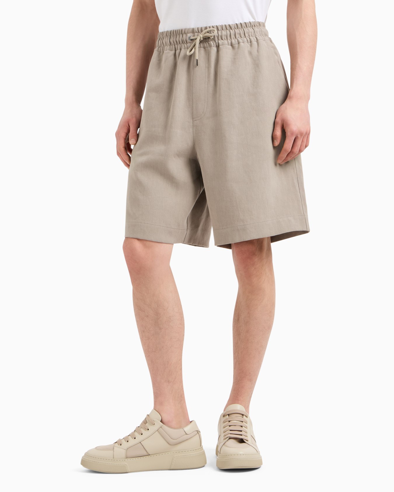 Linen canvas flat-front Bermuda shorts Slide 3
