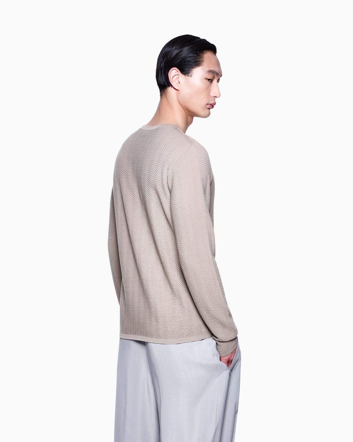 Chevron virgin wool, crew-neck jumper Slide 2
