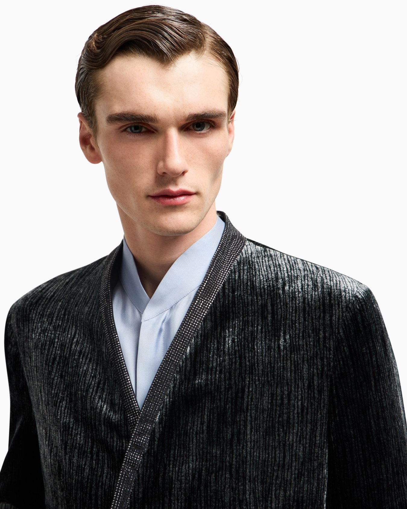 Upton Line lurex velvet and rhinestone tuxedo jacket Slide 4