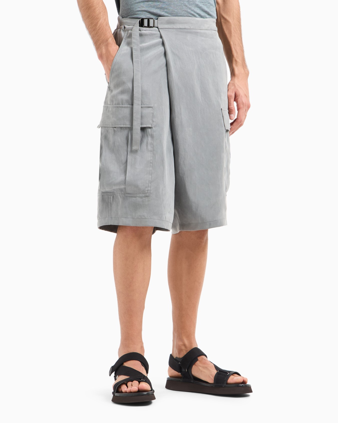 Faded Lyocell cargo Bermuda shorts Slide 4