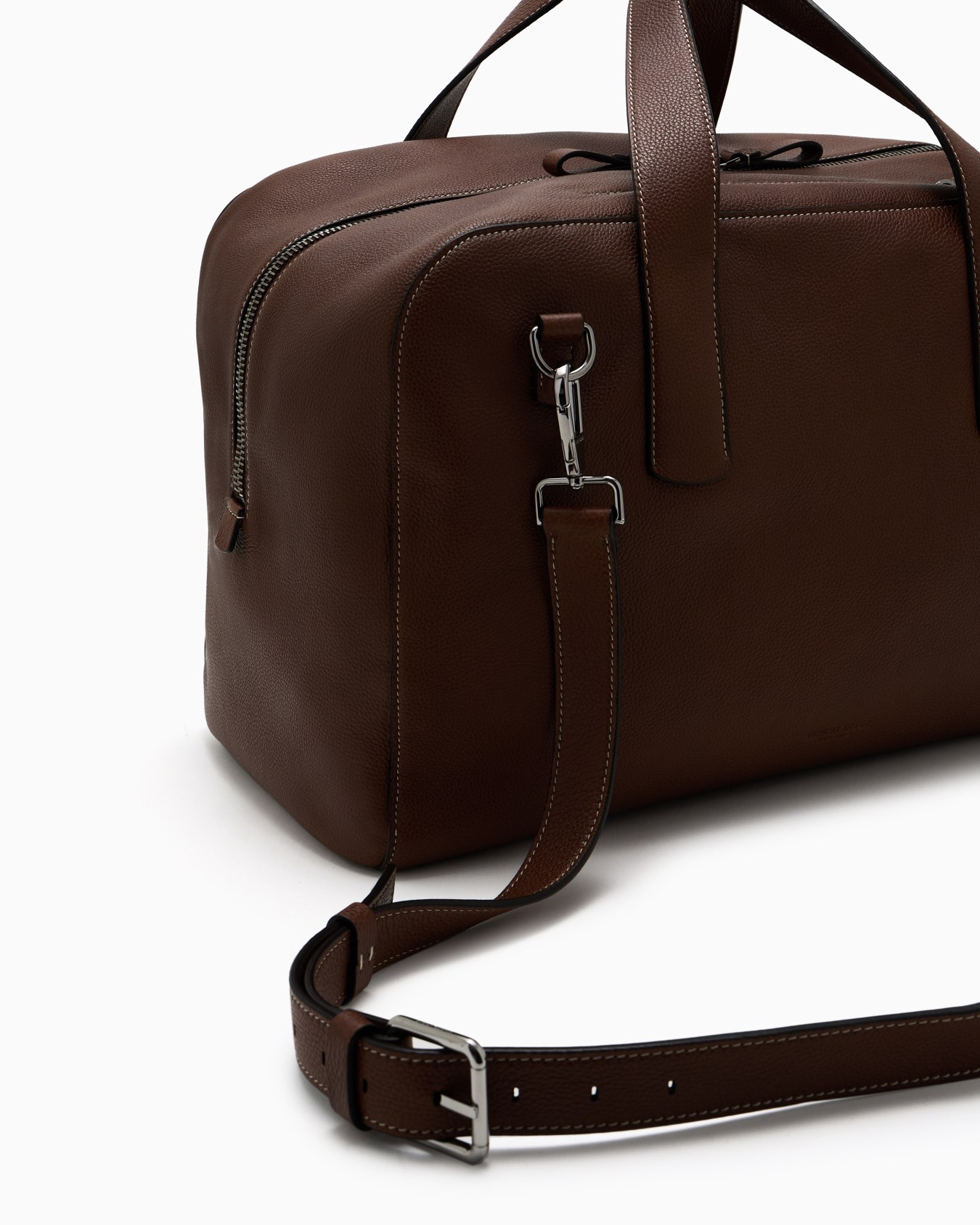 Pebbled leather duffel bag Slide 4