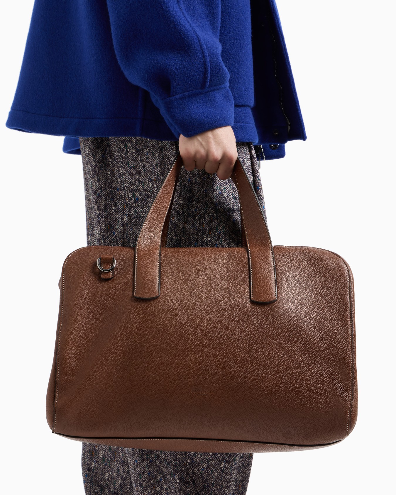 Pebbled leather duffel bag Slide 5
