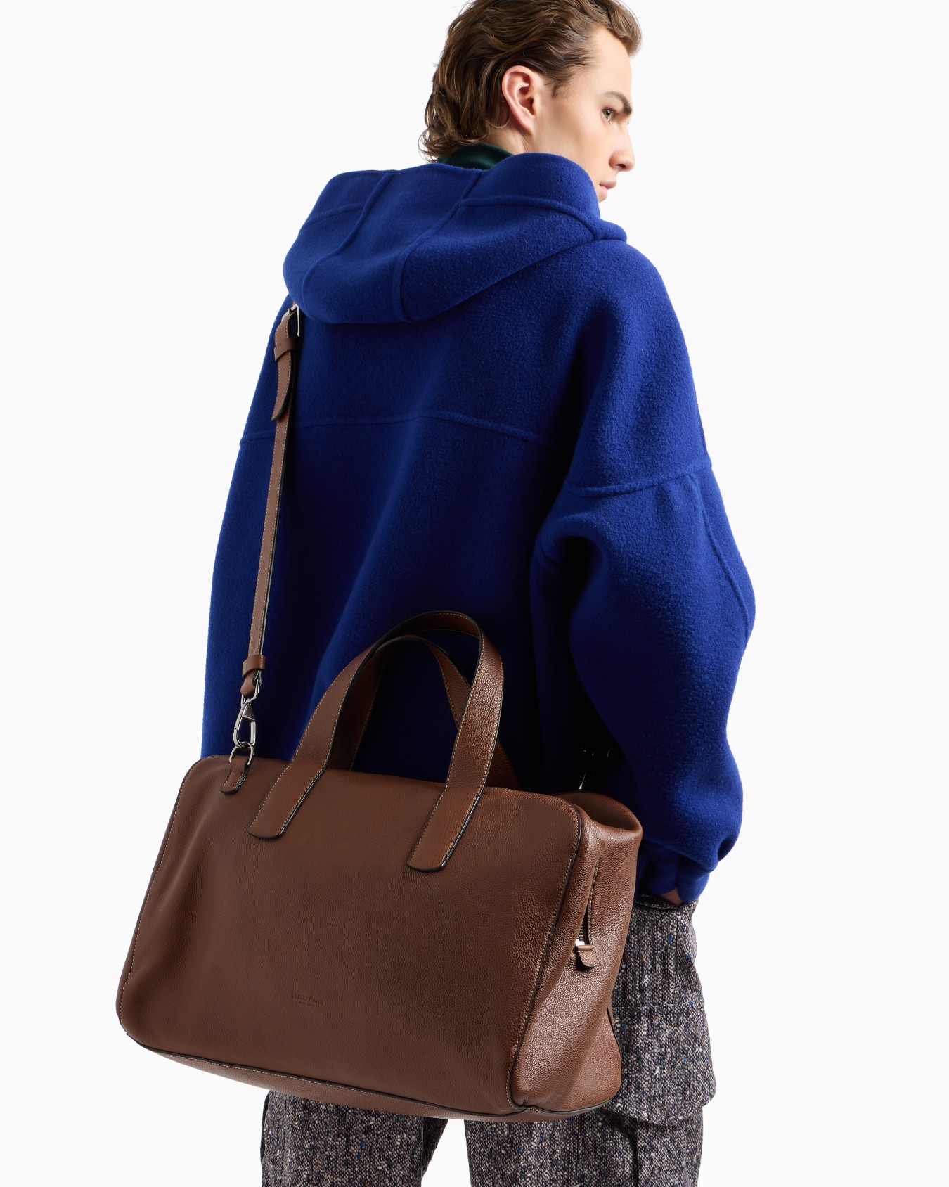 Pebbled leather duffel bag Slide 6