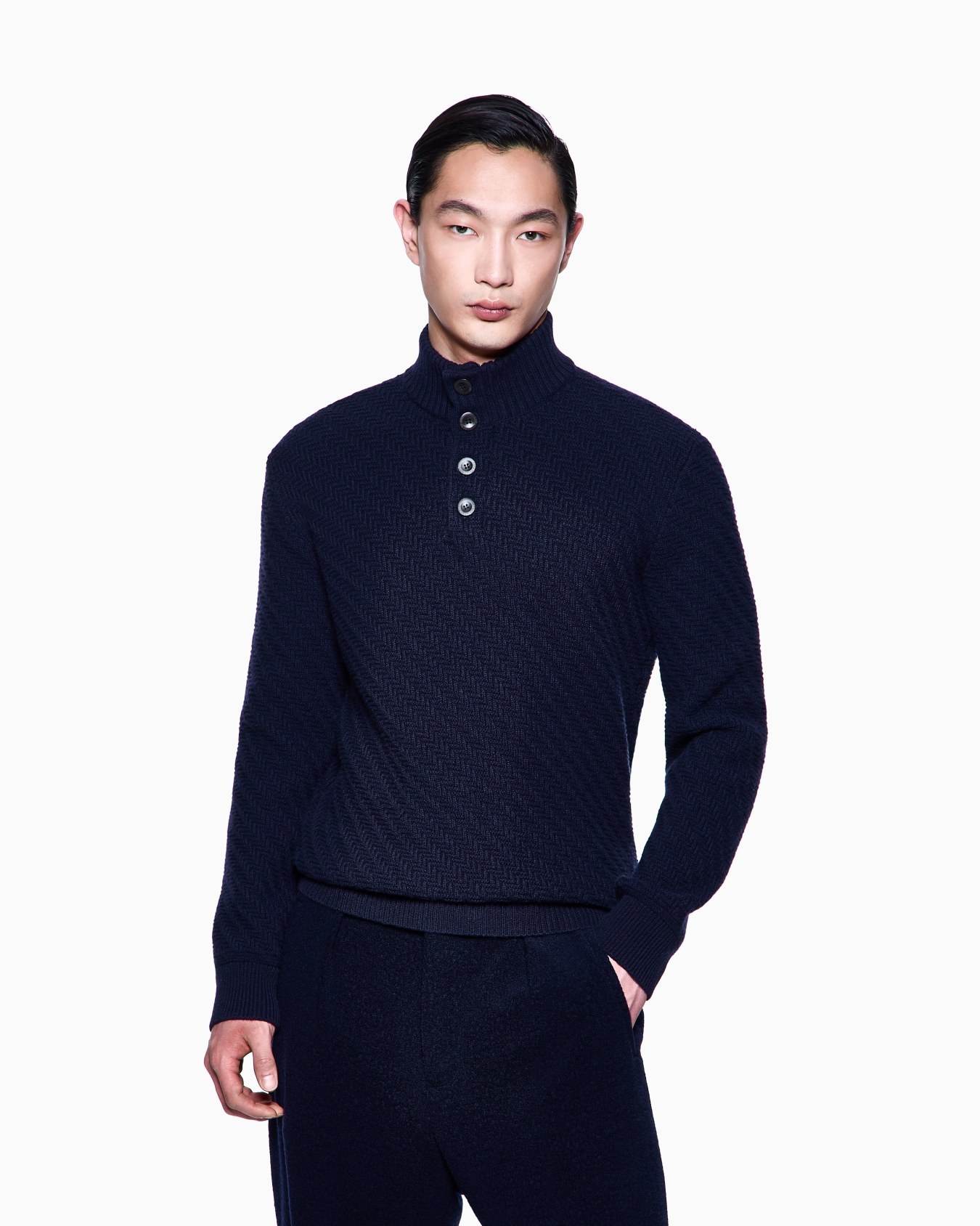 Mock neck jumper in diagonal links-stitch cashmere Slide 3