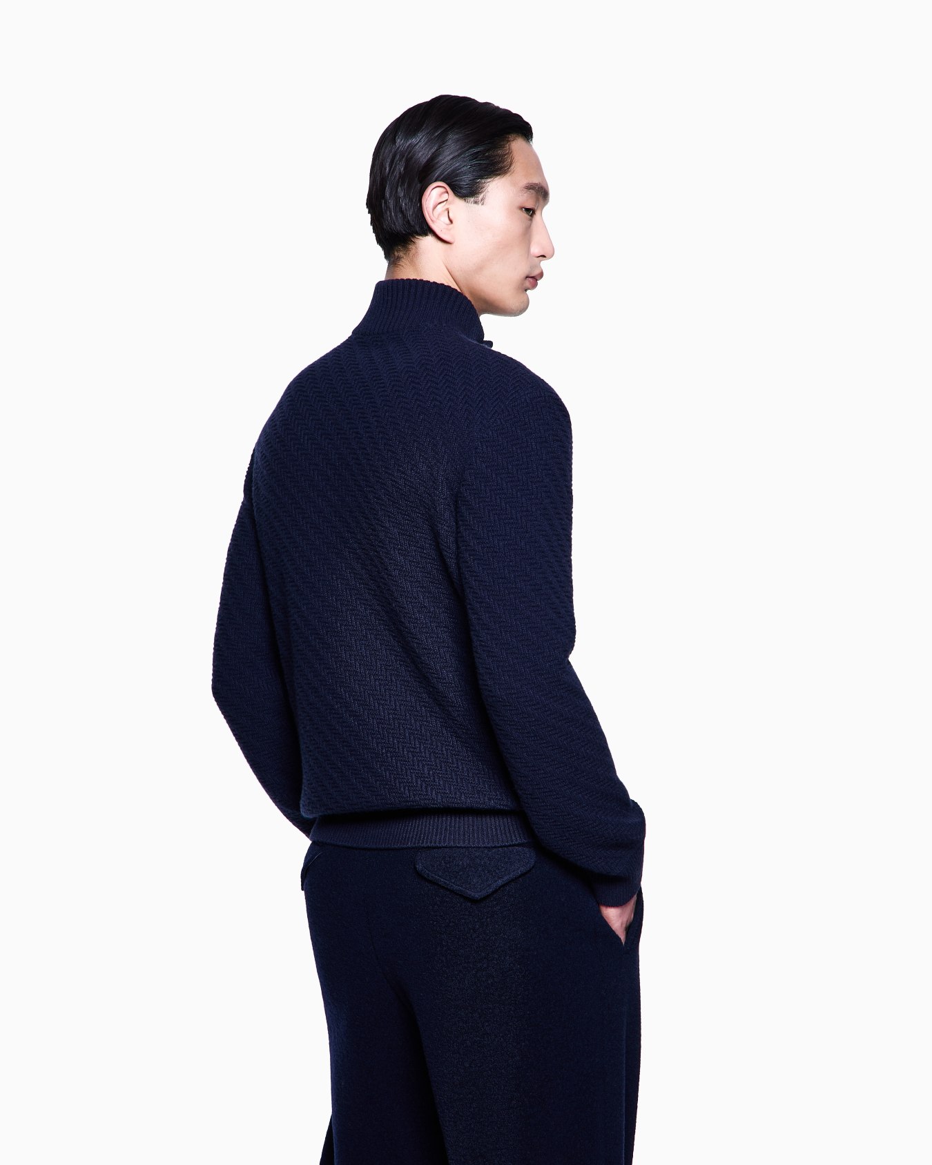 Mock neck jumper in diagonal links-stitch cashmere Slide 2