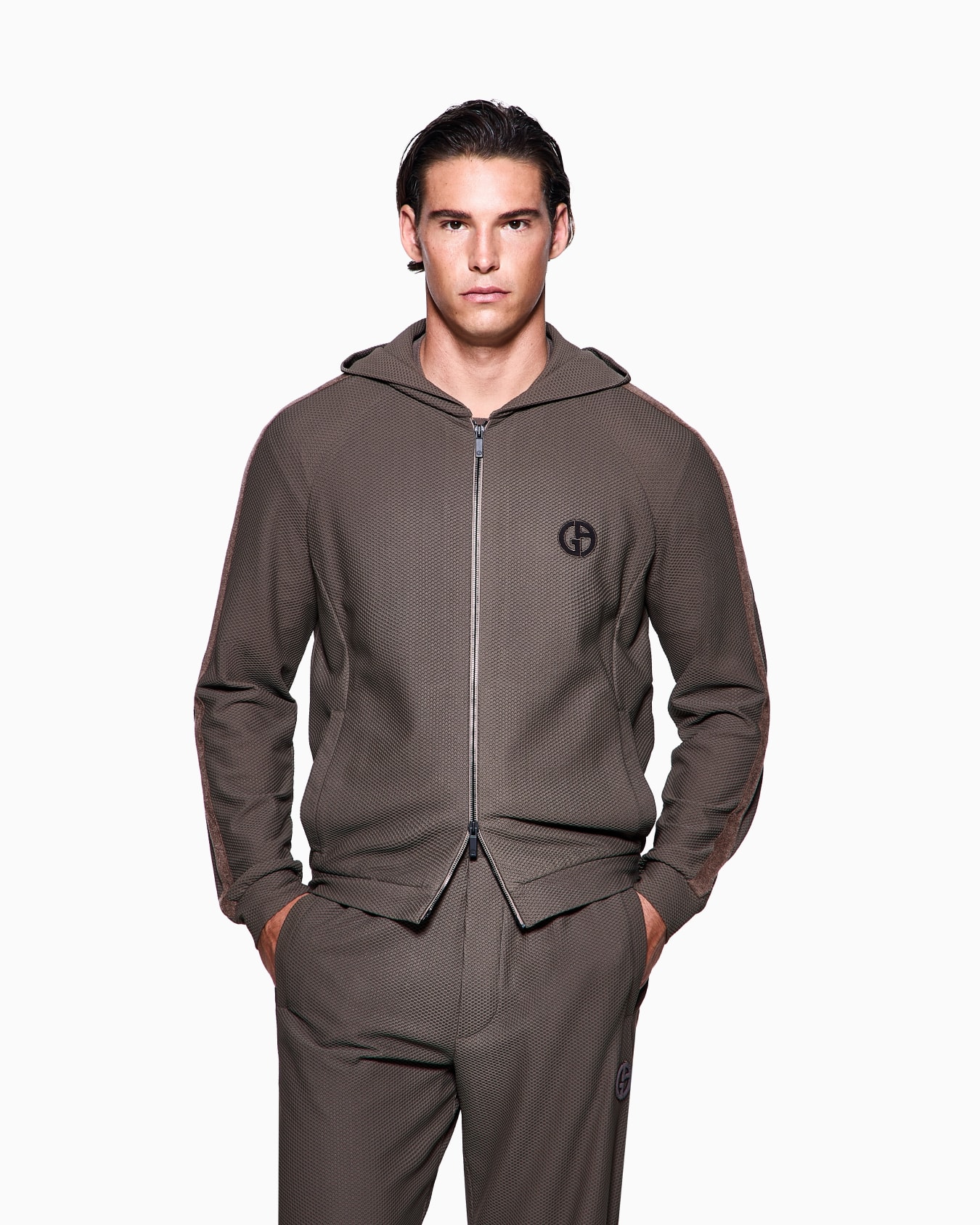 Hooded sweatshirt in technical waffle fabric Slide 3